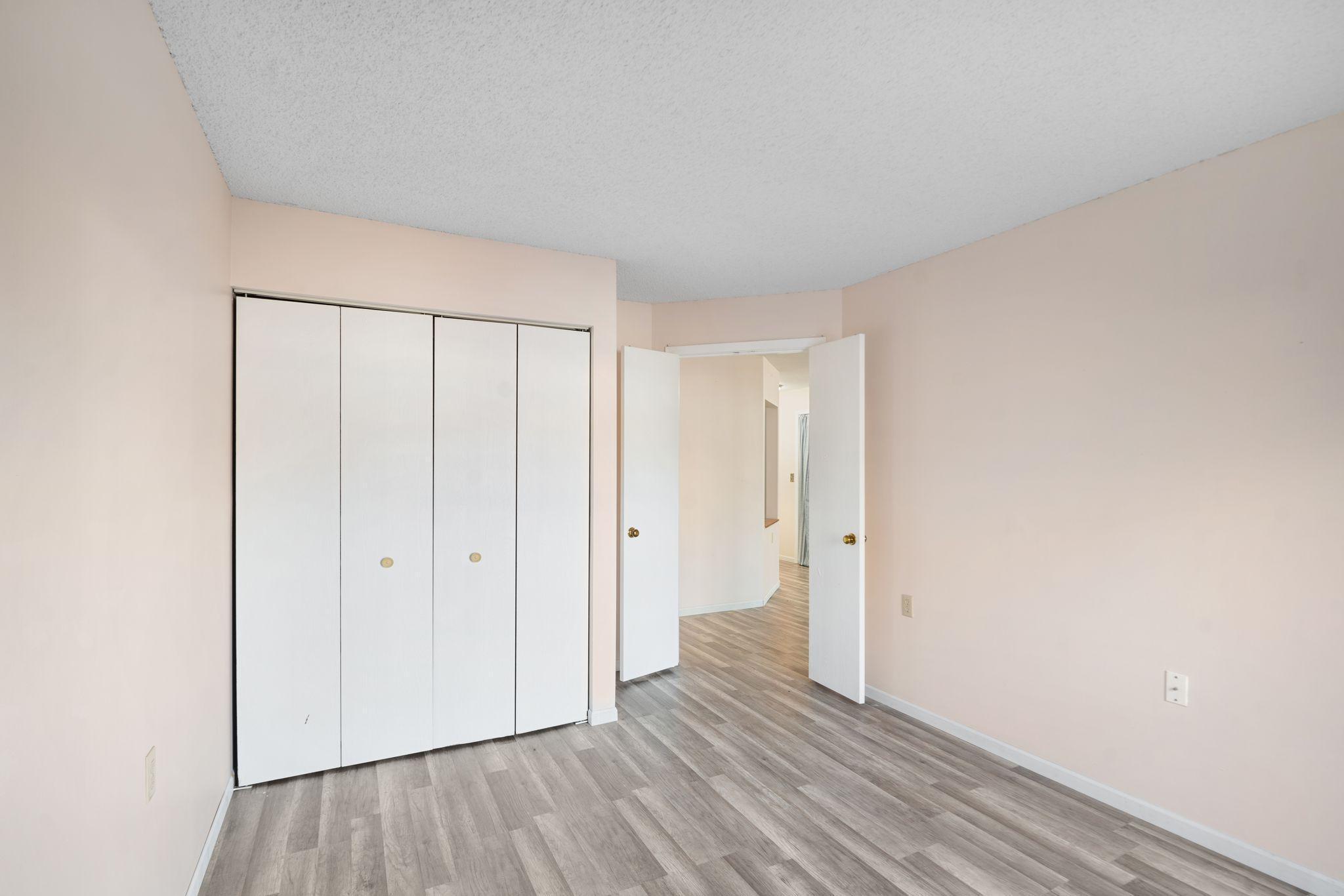 3232 Fremont Avenue N Unit: 105