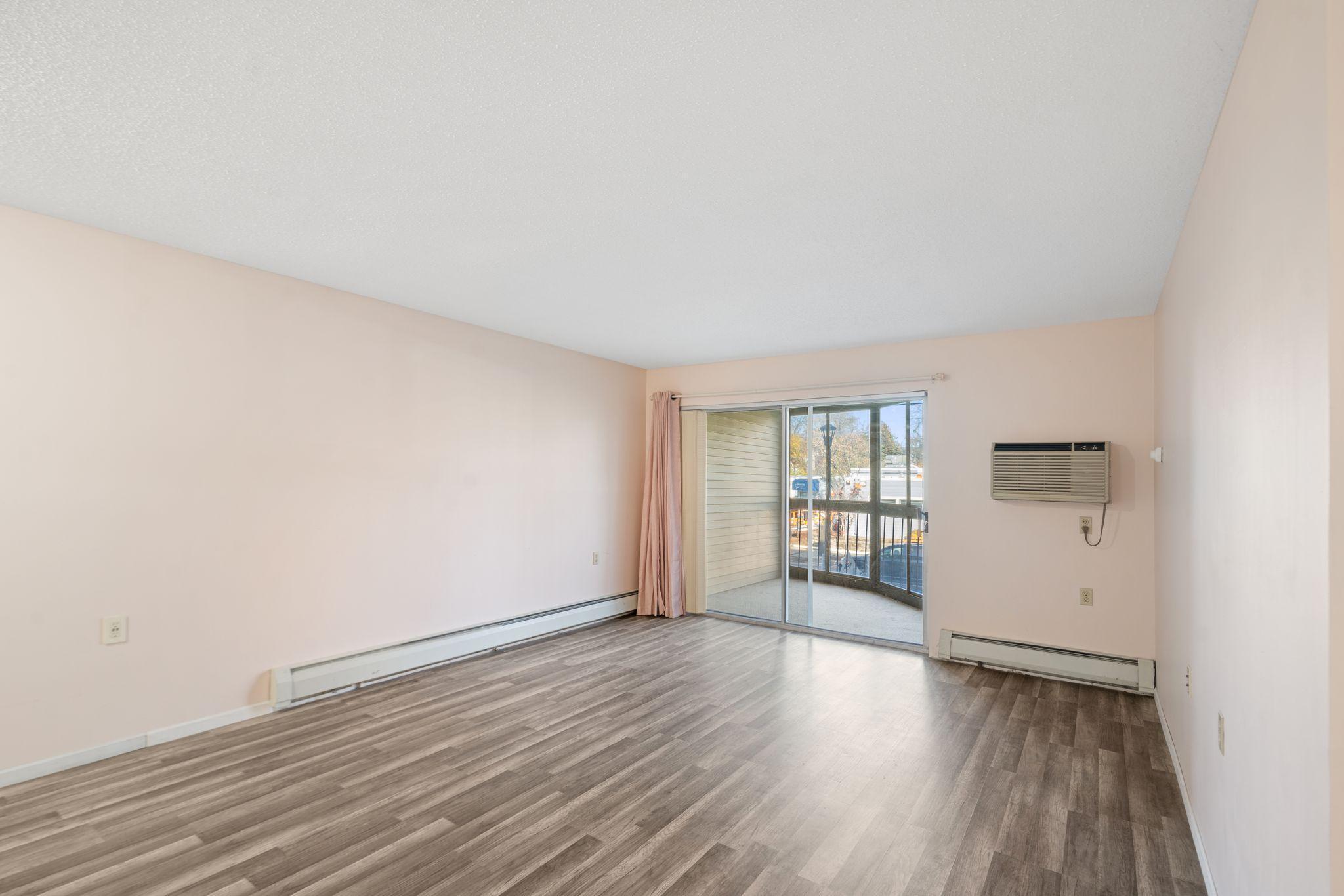 3232 Fremont Avenue N Unit: 105