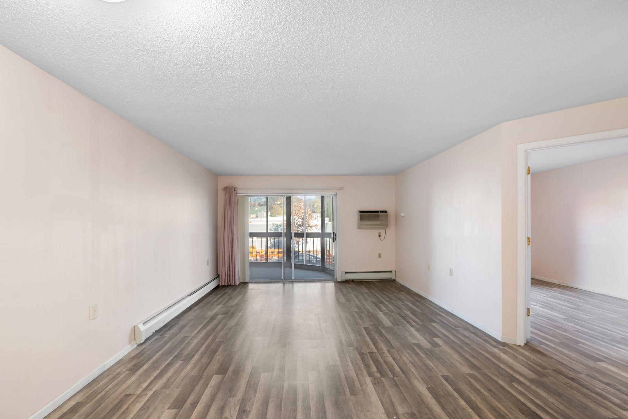 3232 Fremont Avenue N Unit: 105
