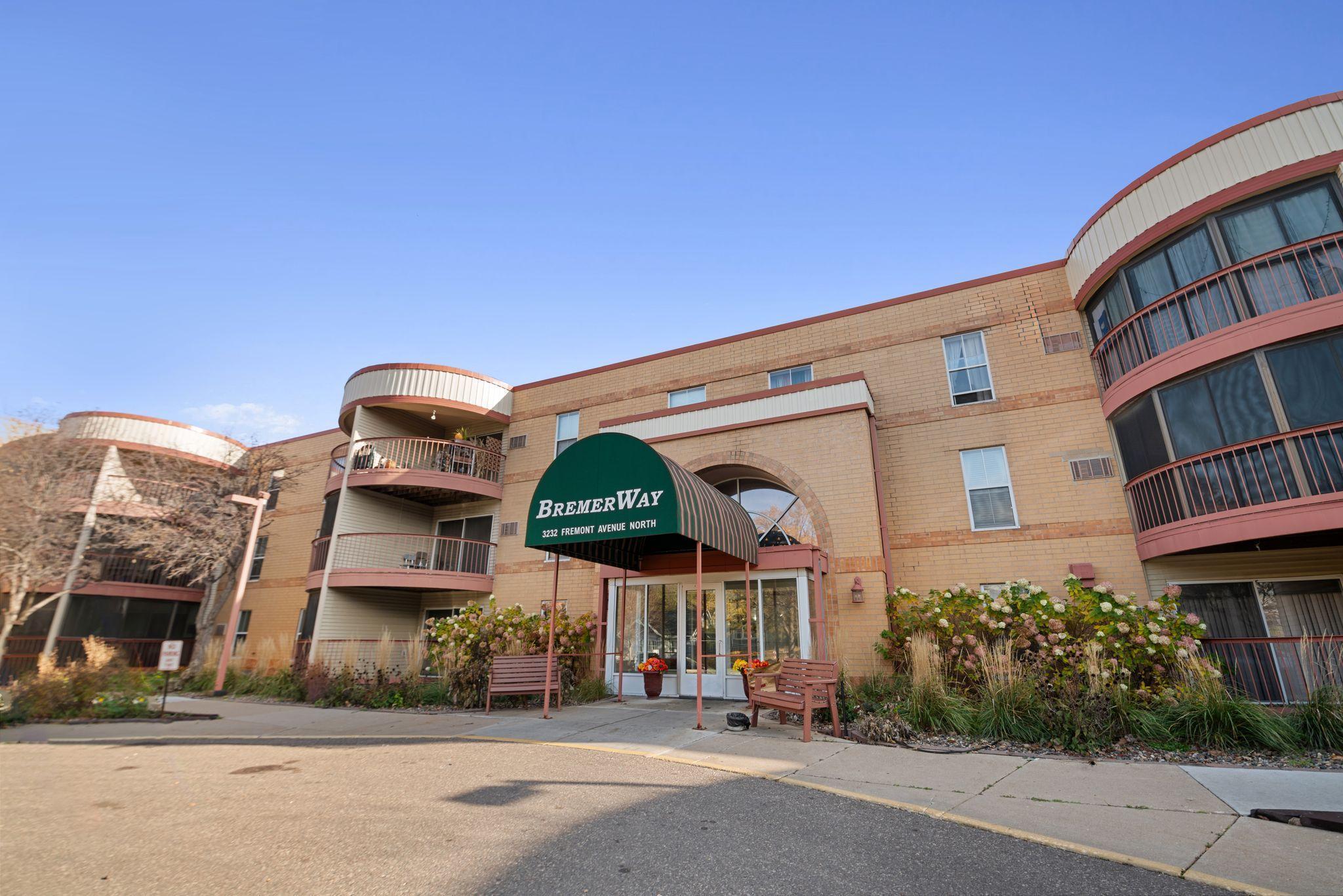 3232 Fremont Avenue N Unit: 105