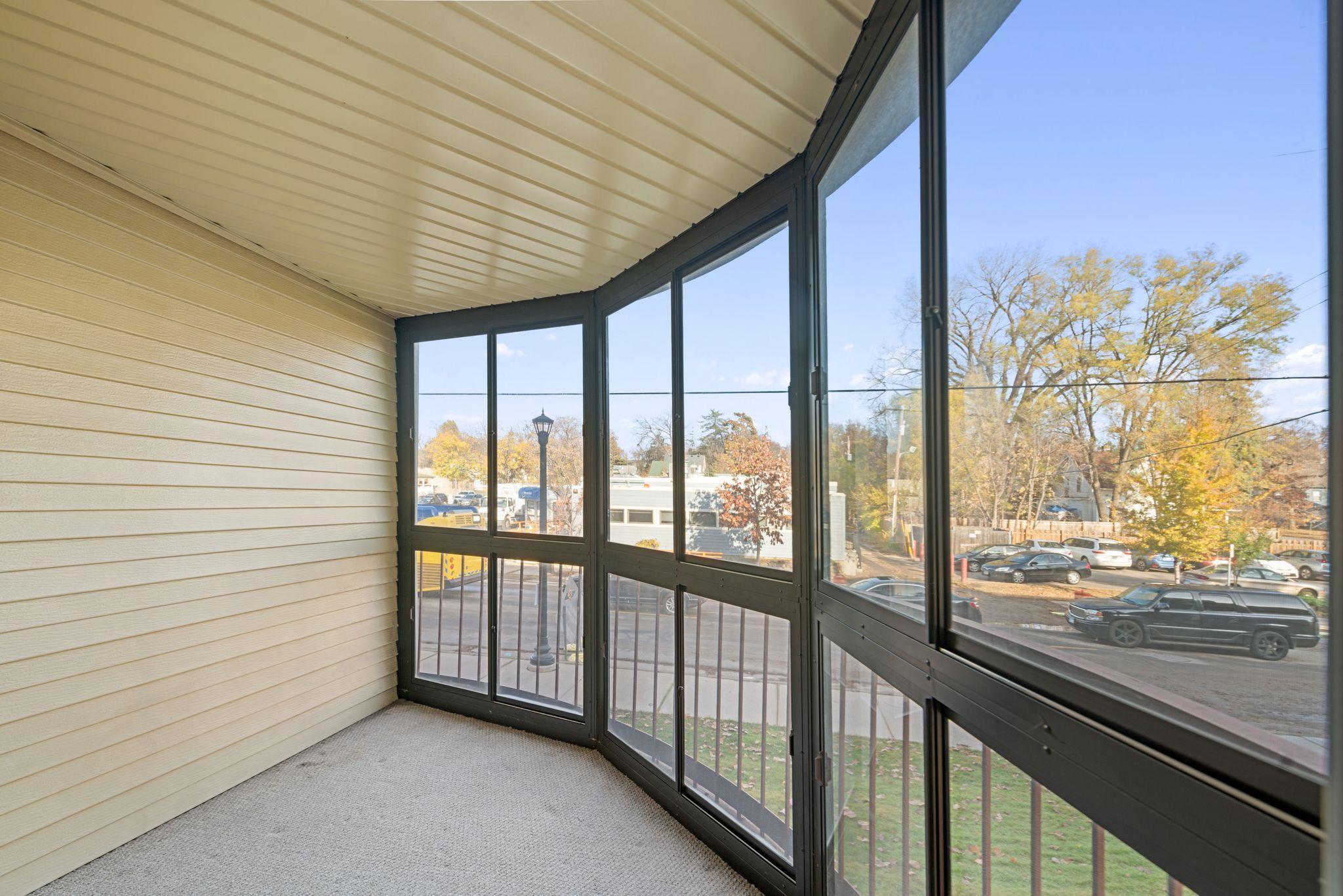 3232 Fremont Avenue N Unit: 105