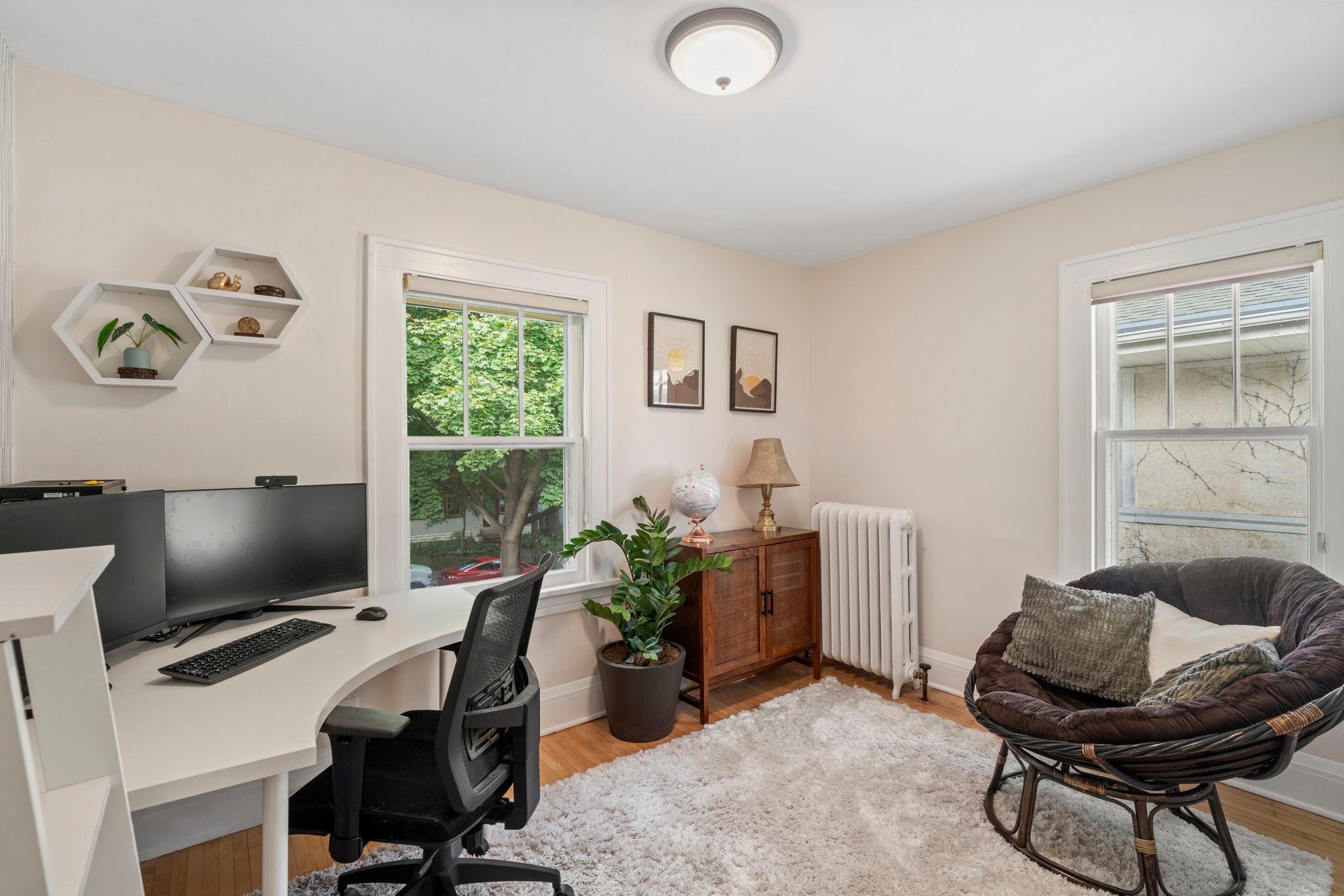 3537 Fremont Avenue S