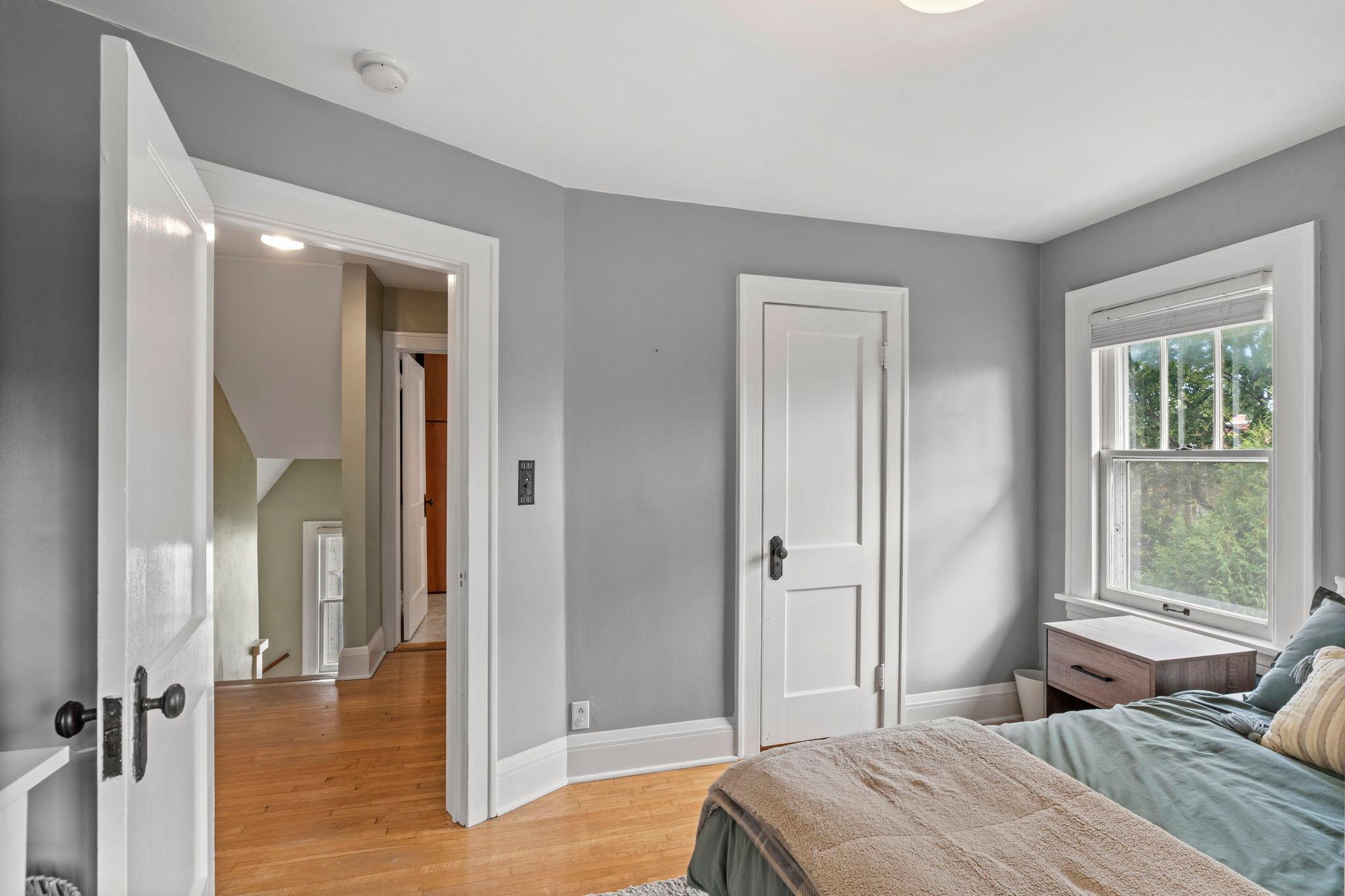 3537 Fremont Avenue S