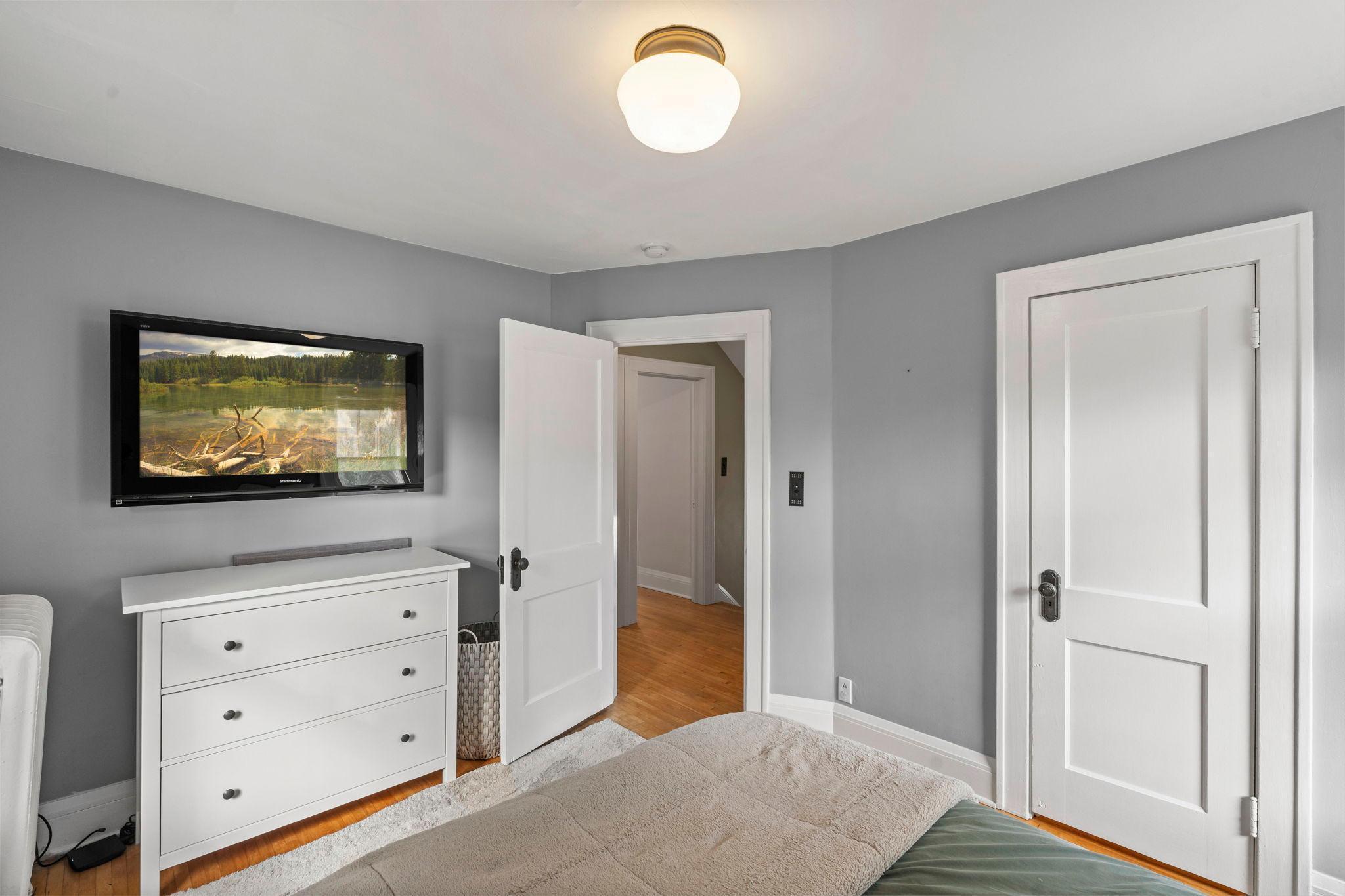 3537 Fremont Avenue S