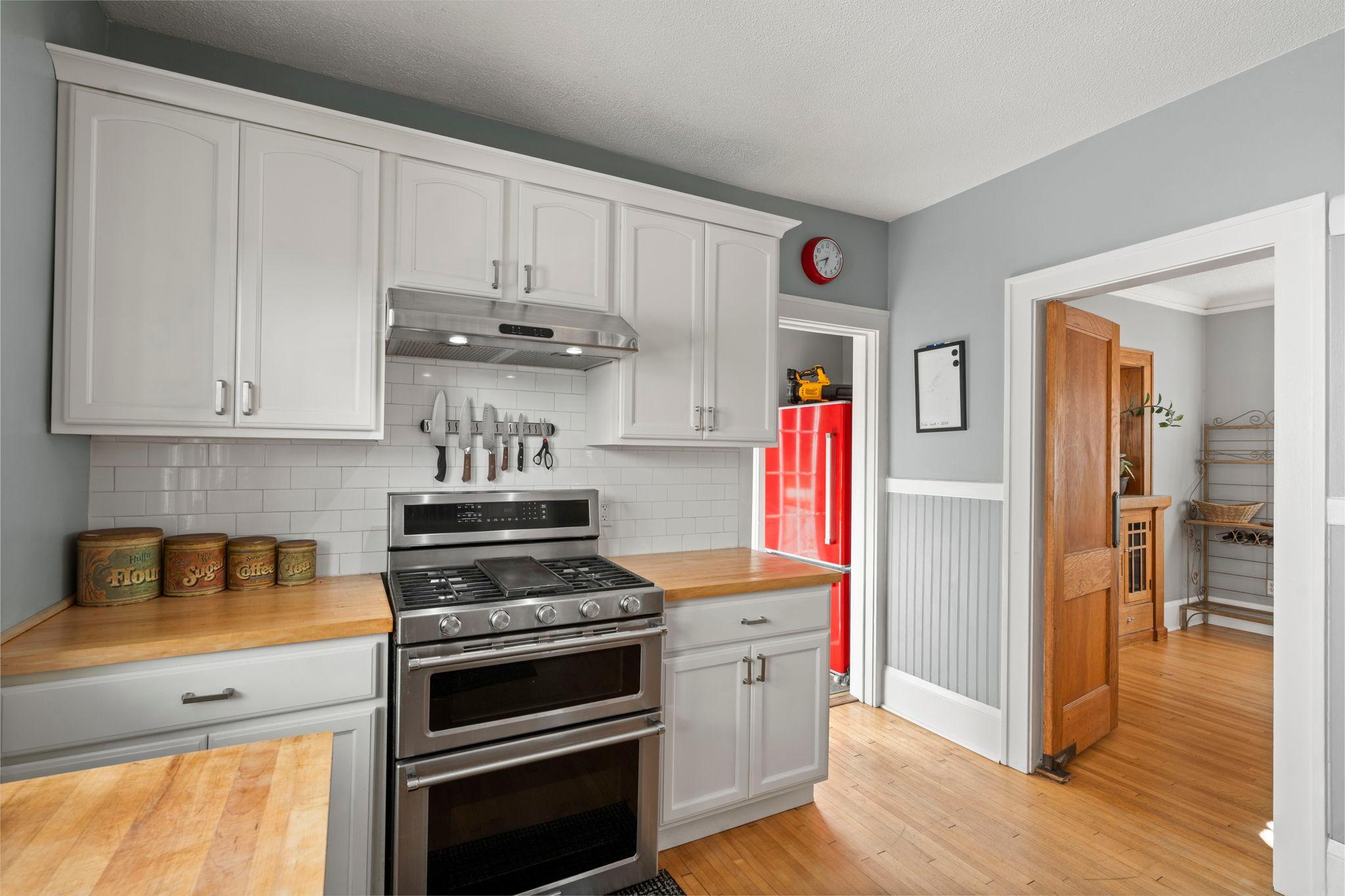 3537 Fremont Avenue S