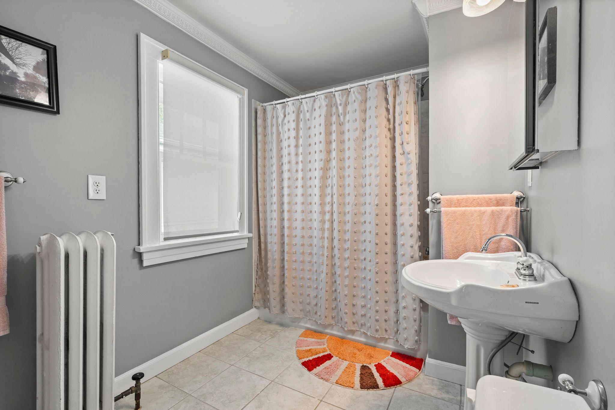 3537 Fremont Avenue S