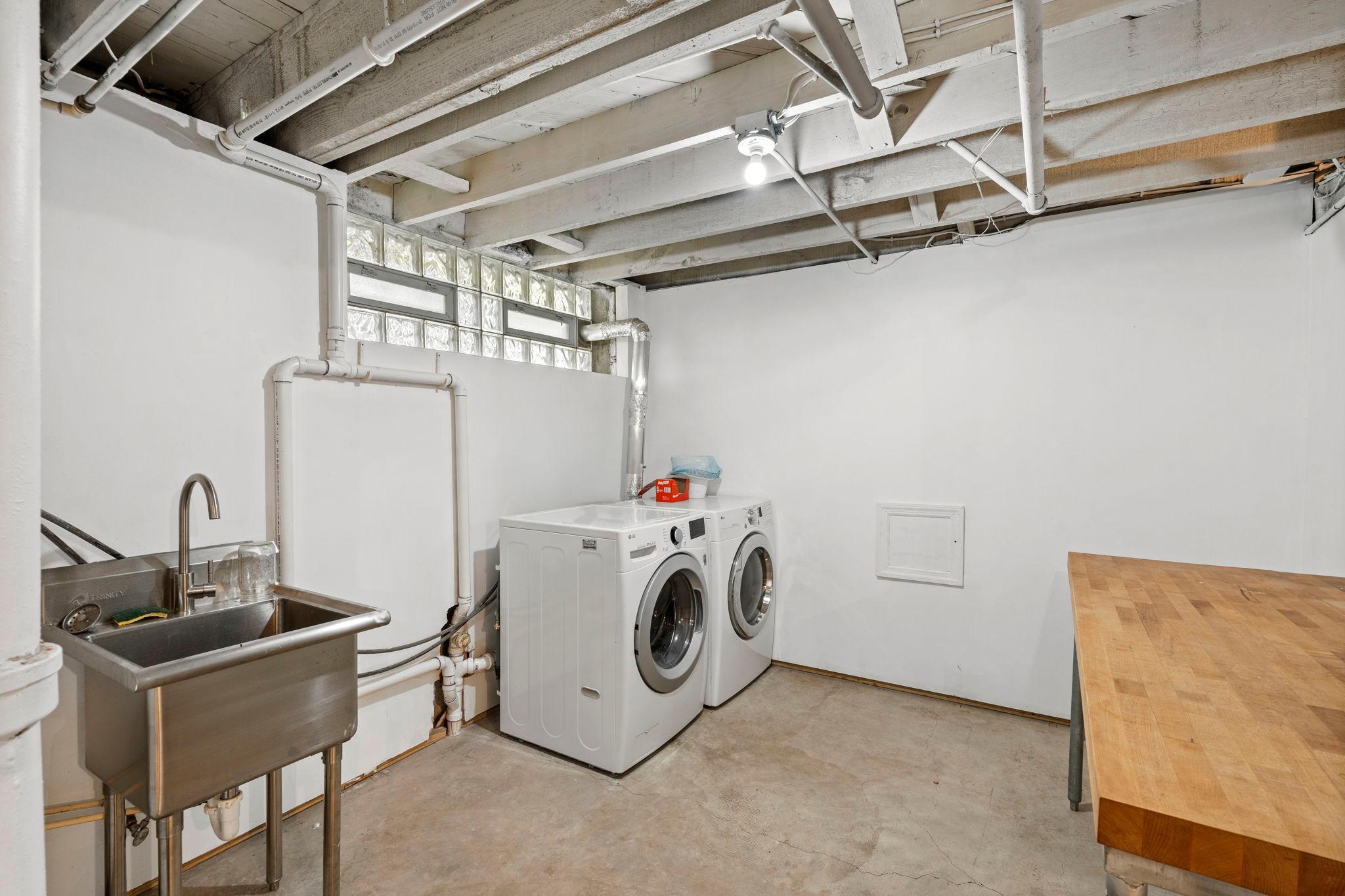 3537 Fremont Avenue S