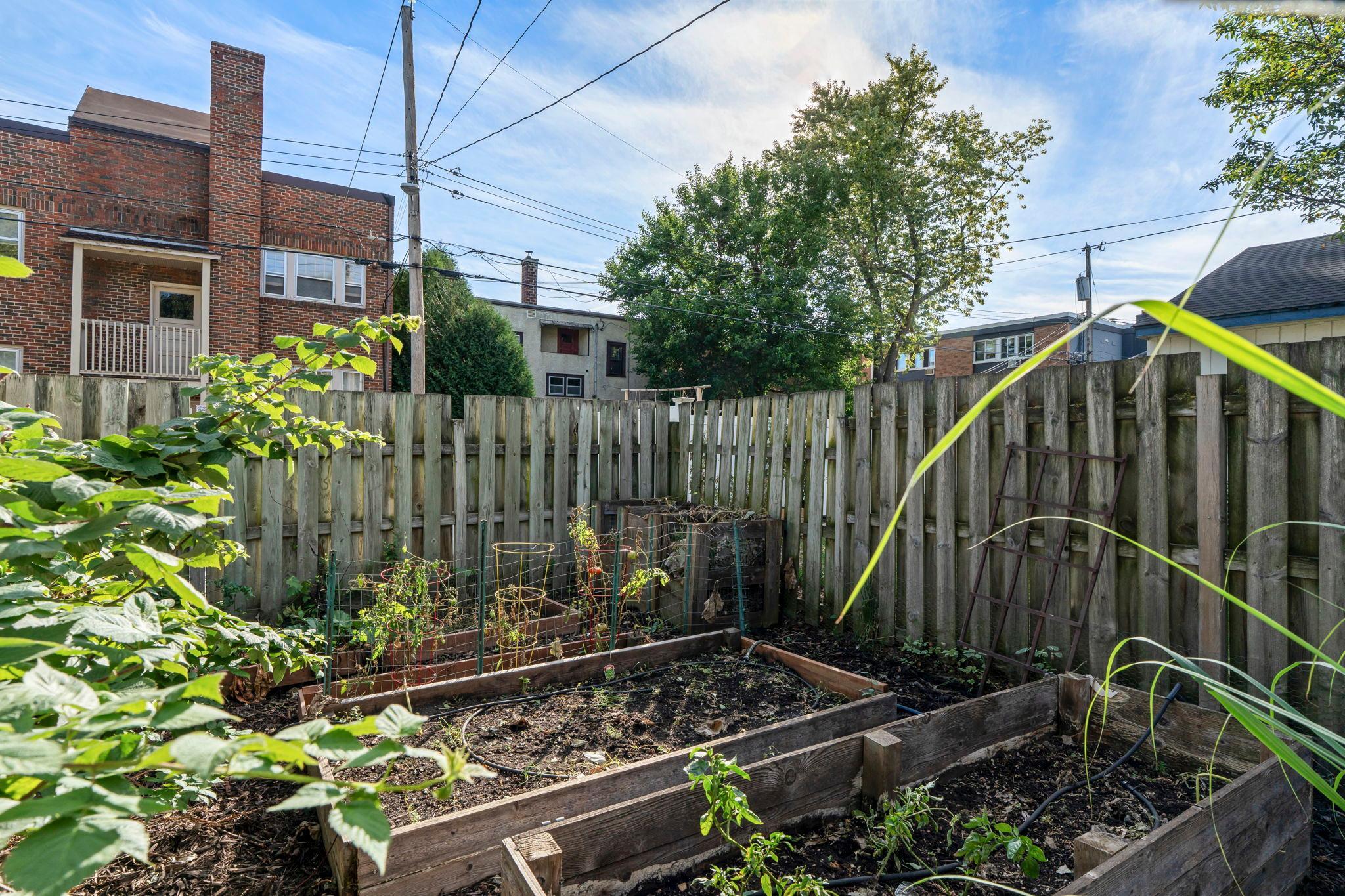 3537 Fremont Avenue S