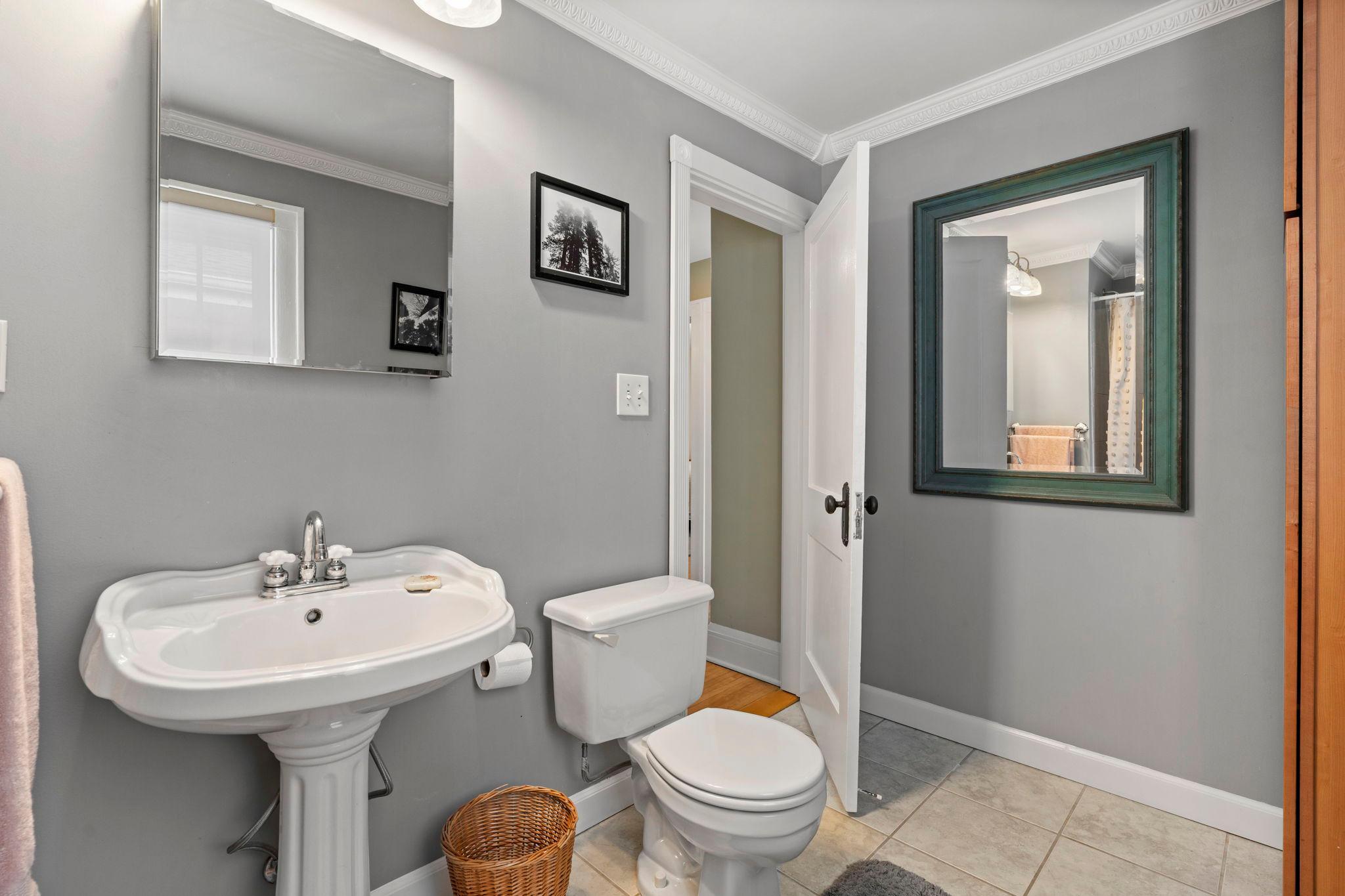 3537 Fremont Avenue S