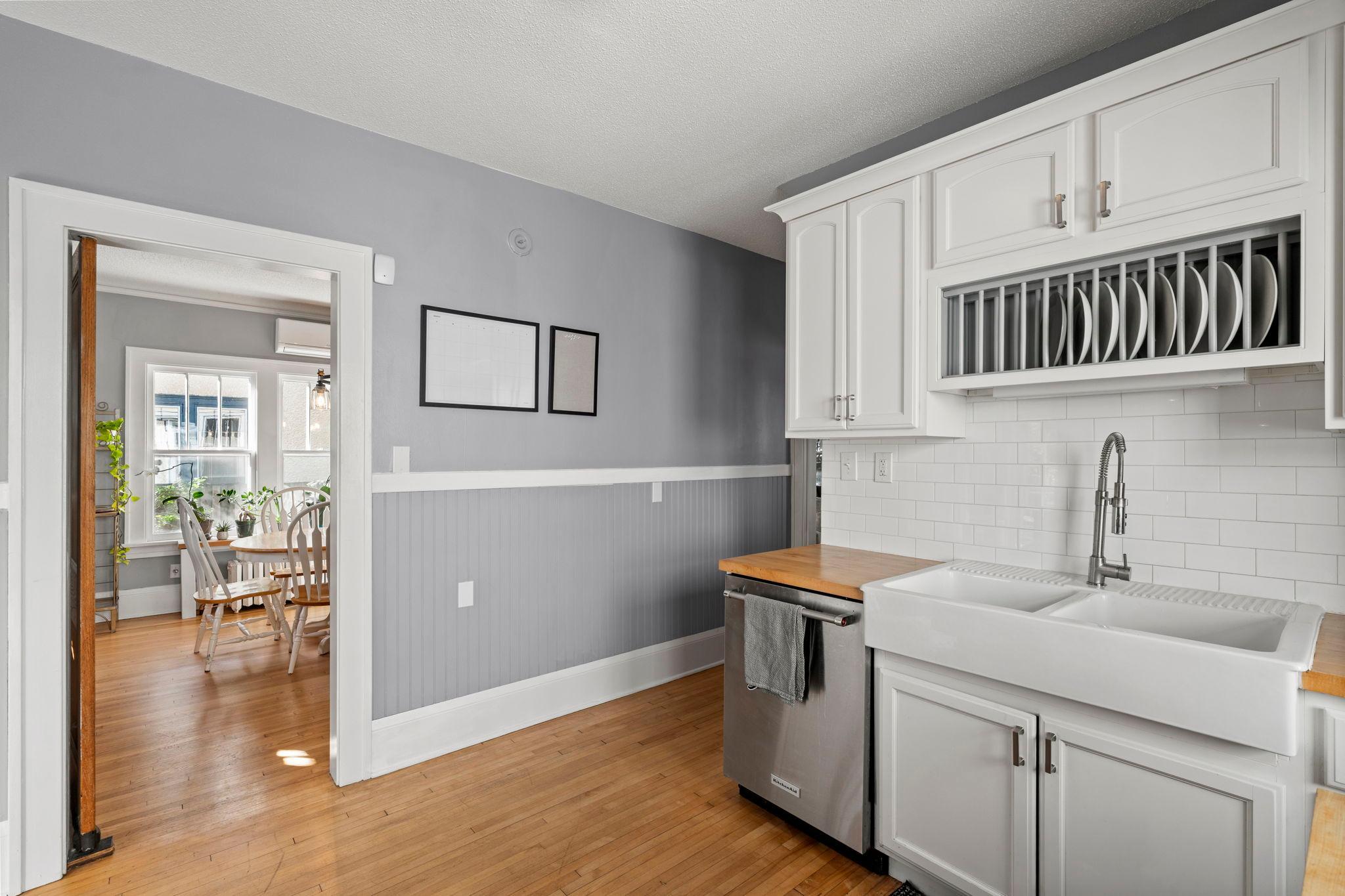 3537 Fremont Avenue S