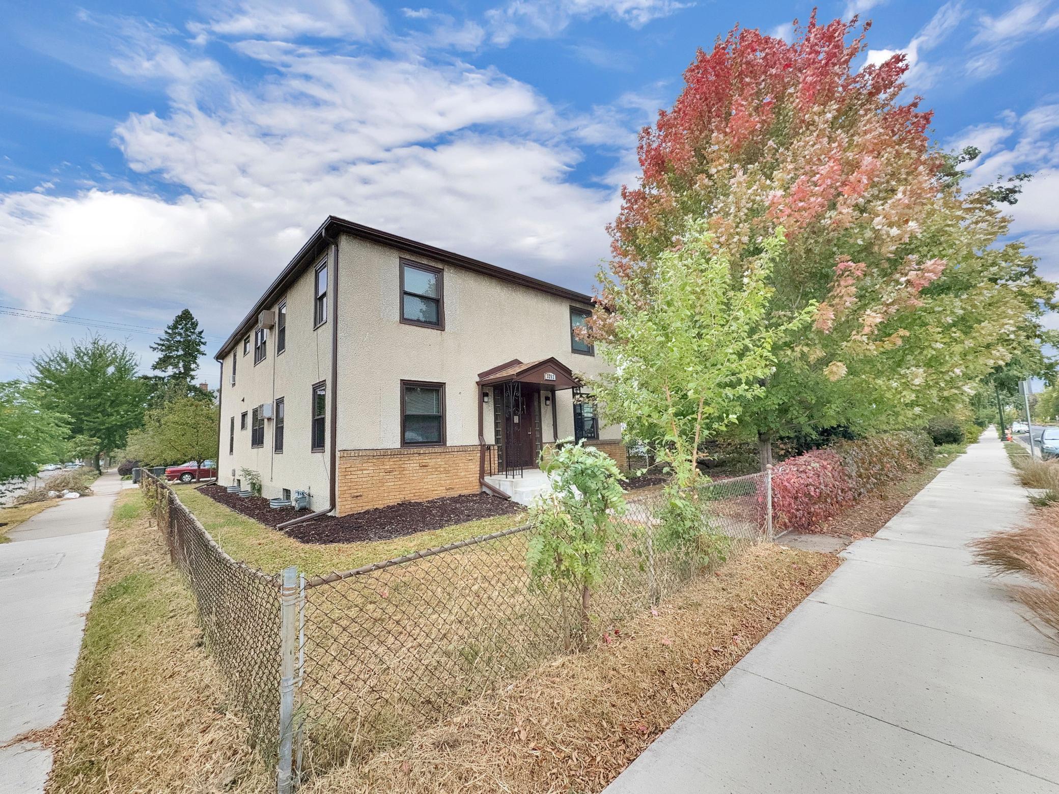 3252 Grand Avenue Unit: 1