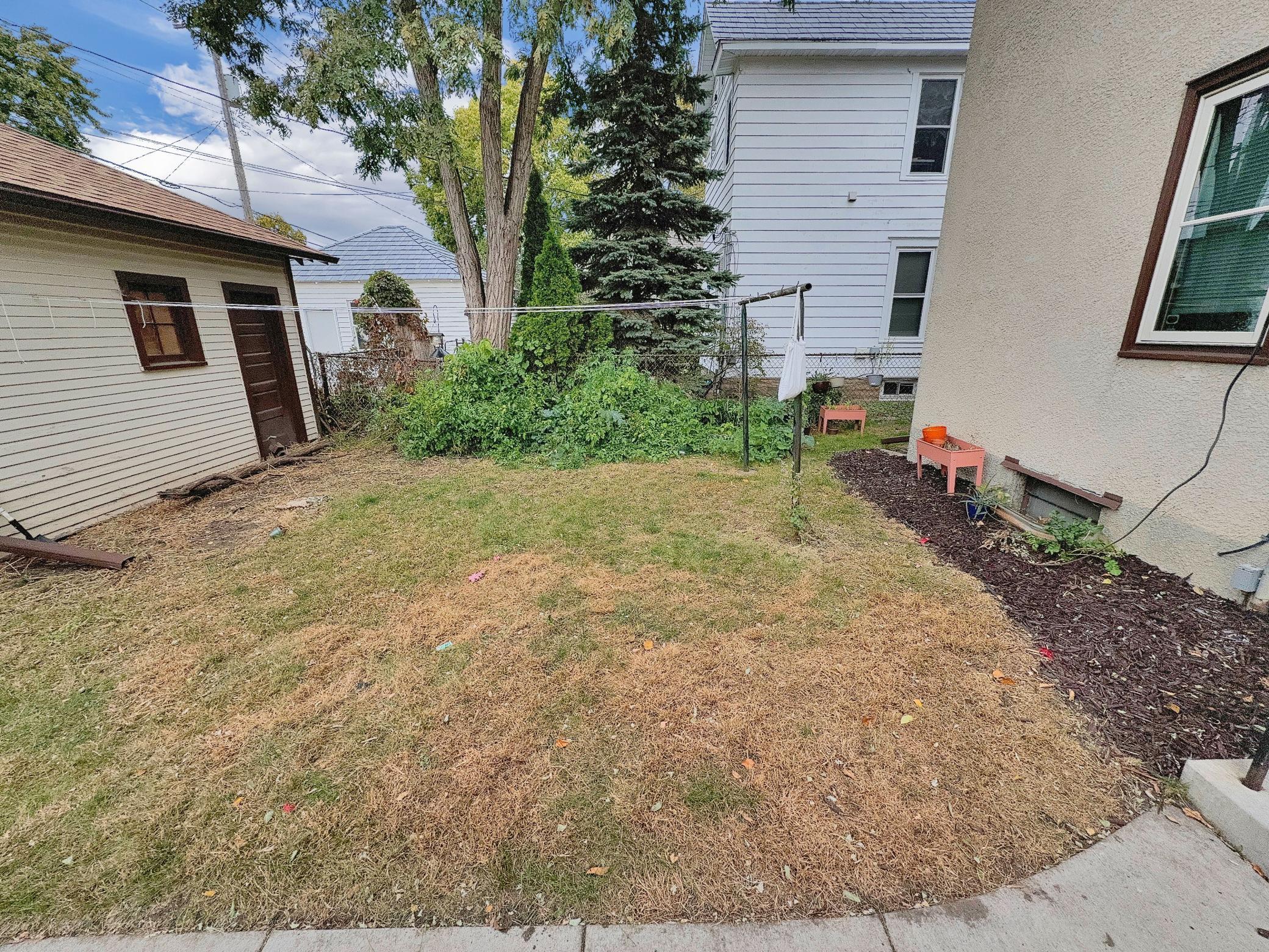 3252 Grand Avenue Unit: 1