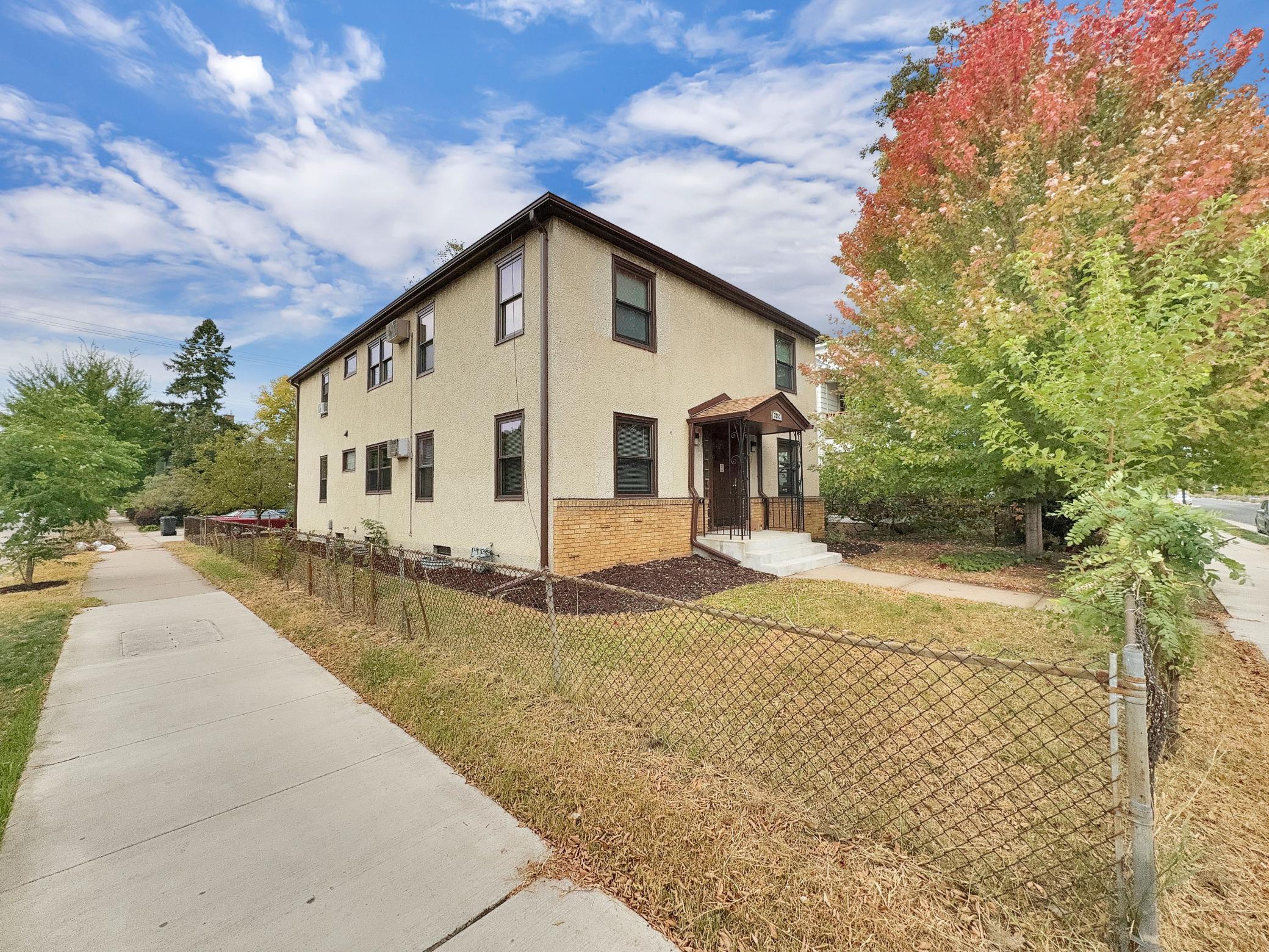 3252 Grand Avenue Unit: 1