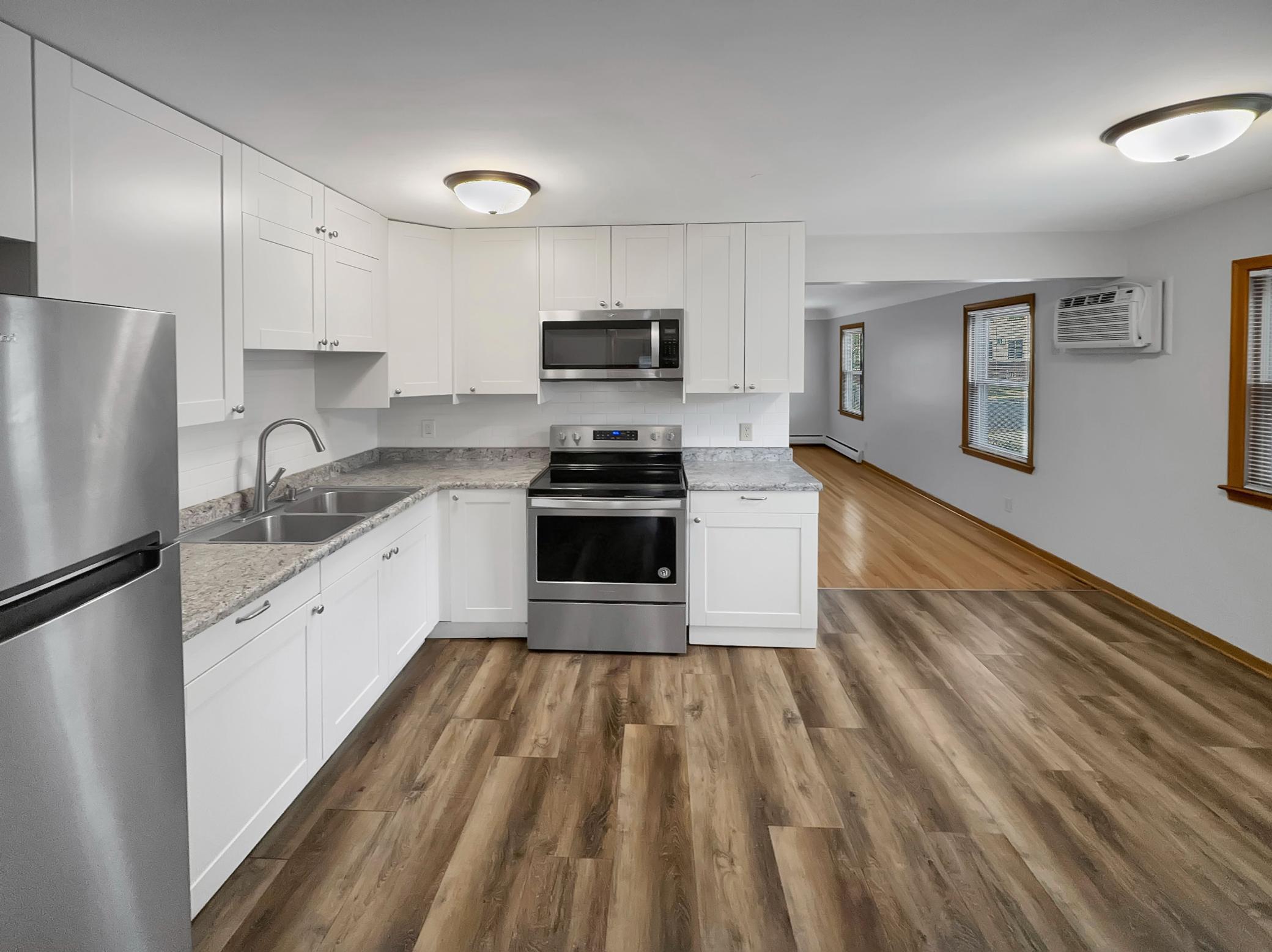 3252 Grand Avenue Unit: 1