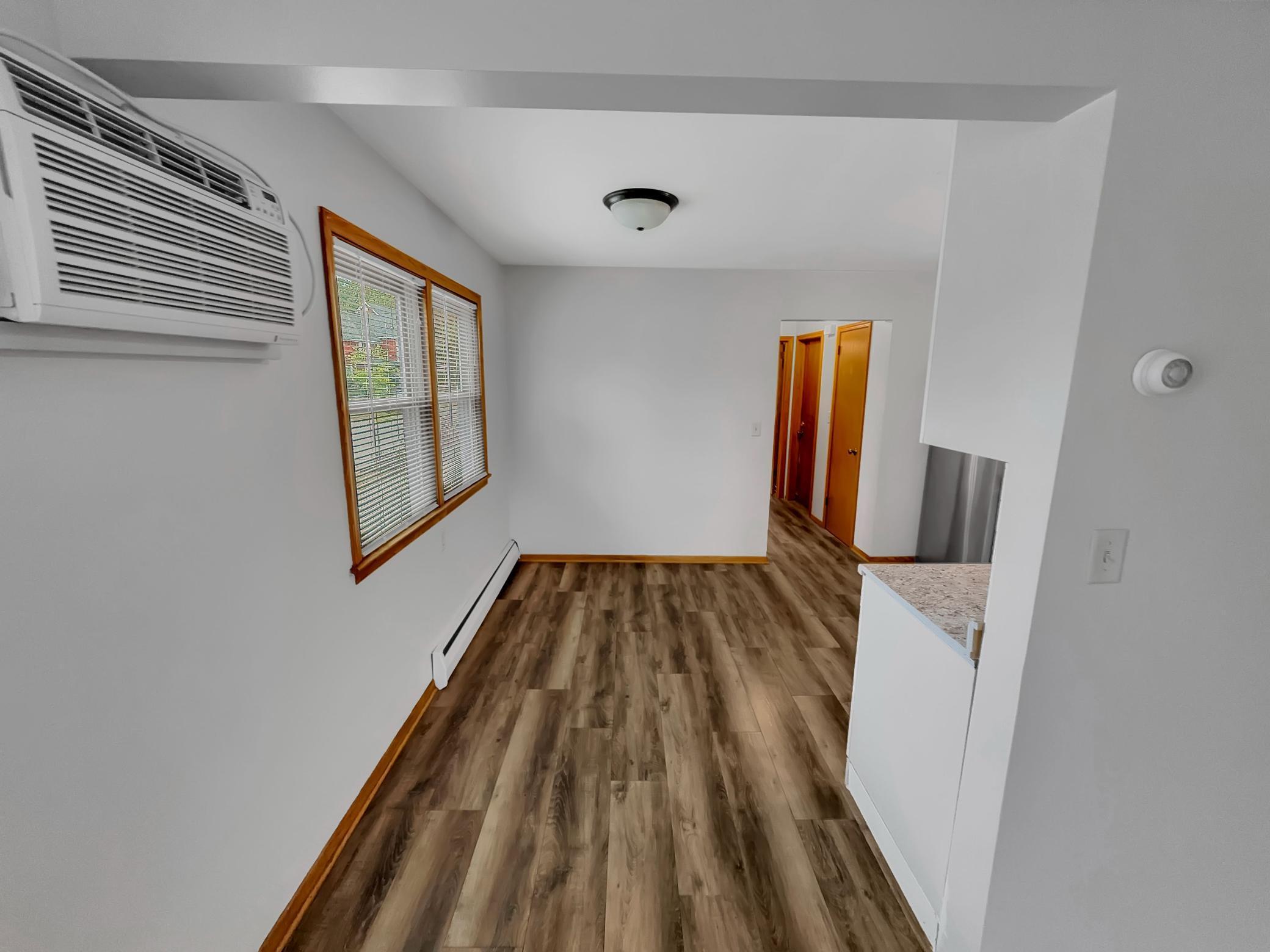 3252 Grand Avenue Unit: 1