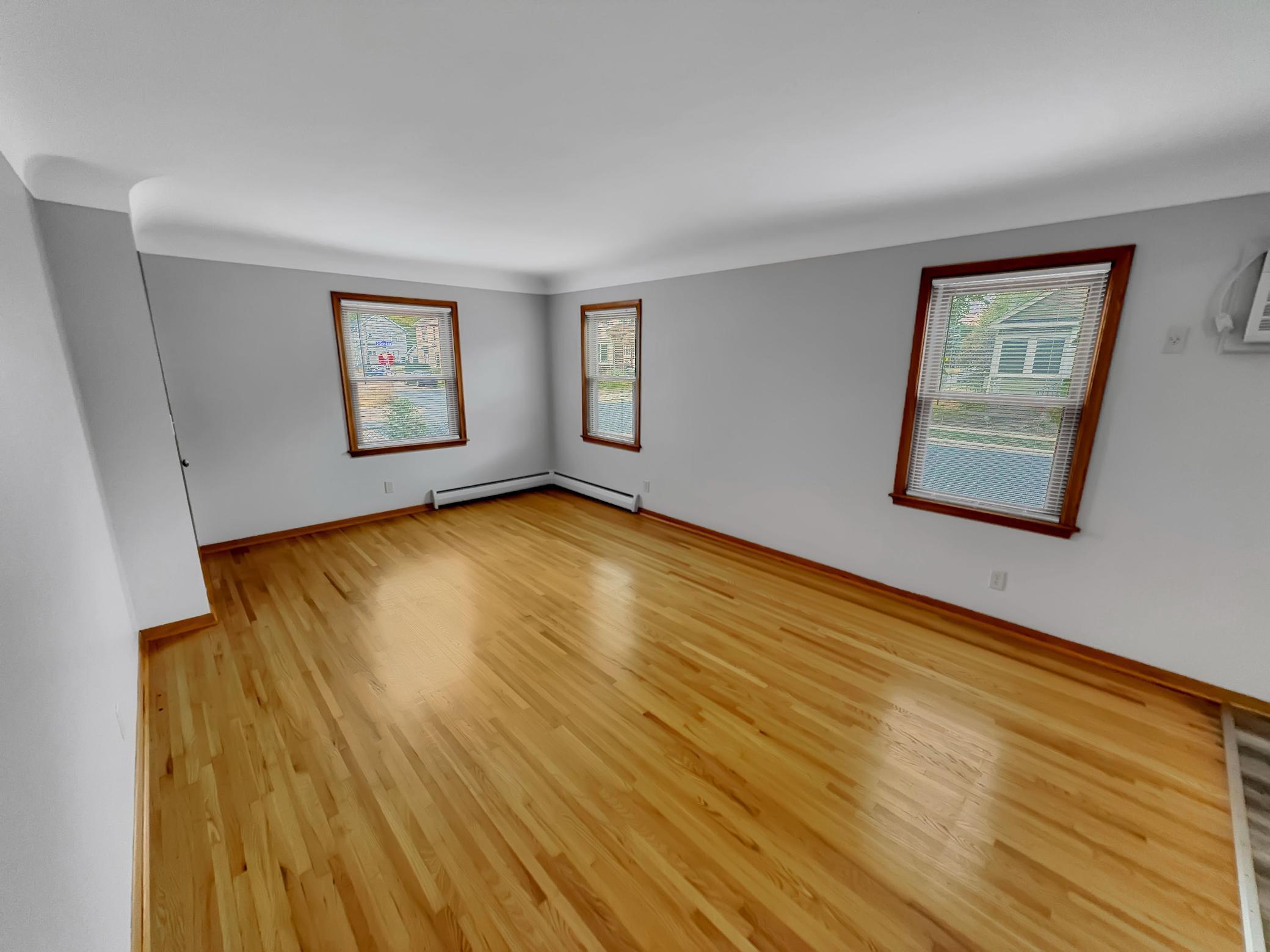 3252 Grand Avenue Unit: 1