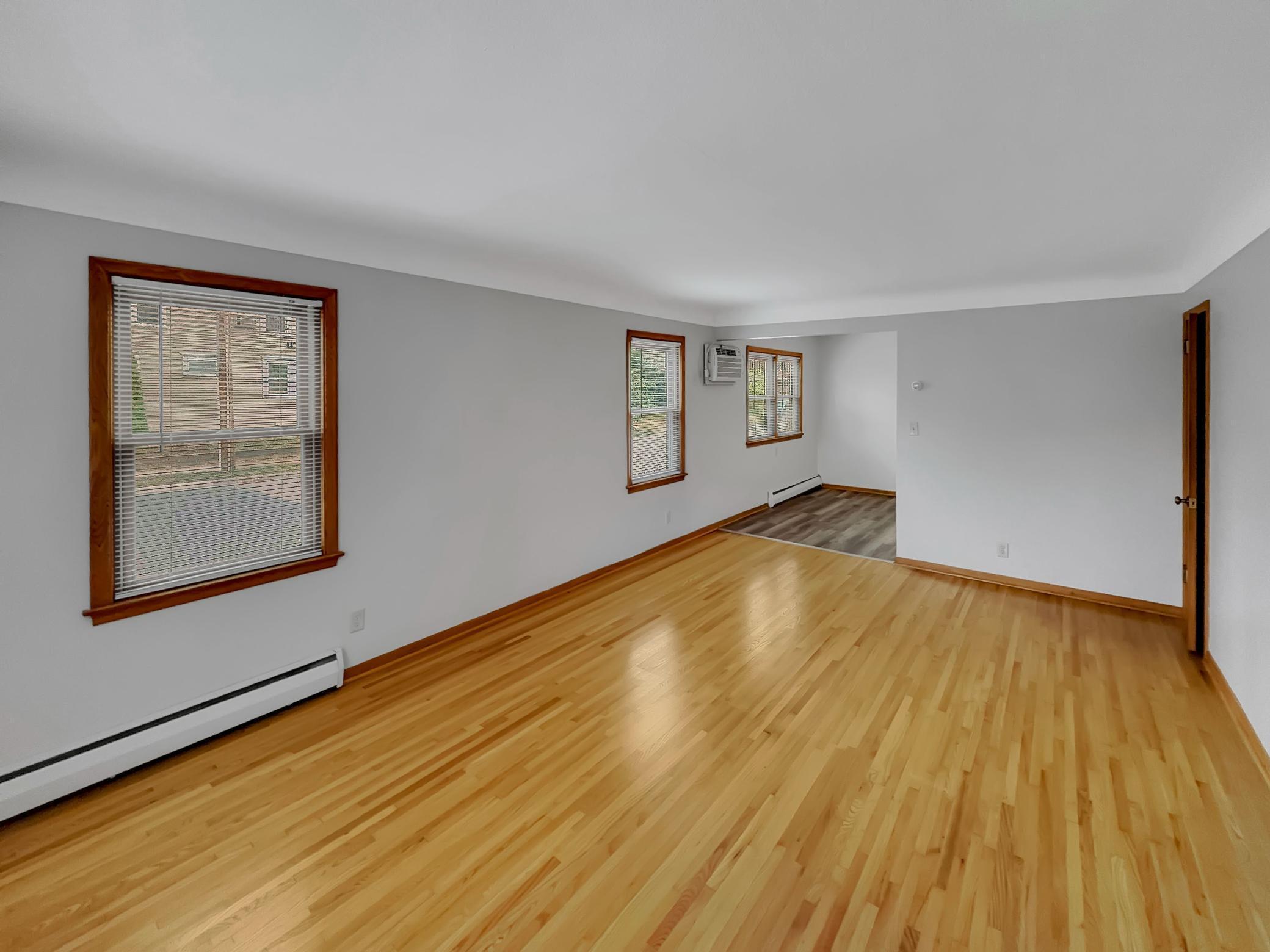 3252 Grand Avenue Unit: 1