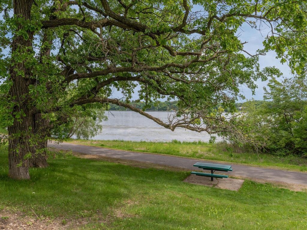 1321 Lake Susan Hills Drive