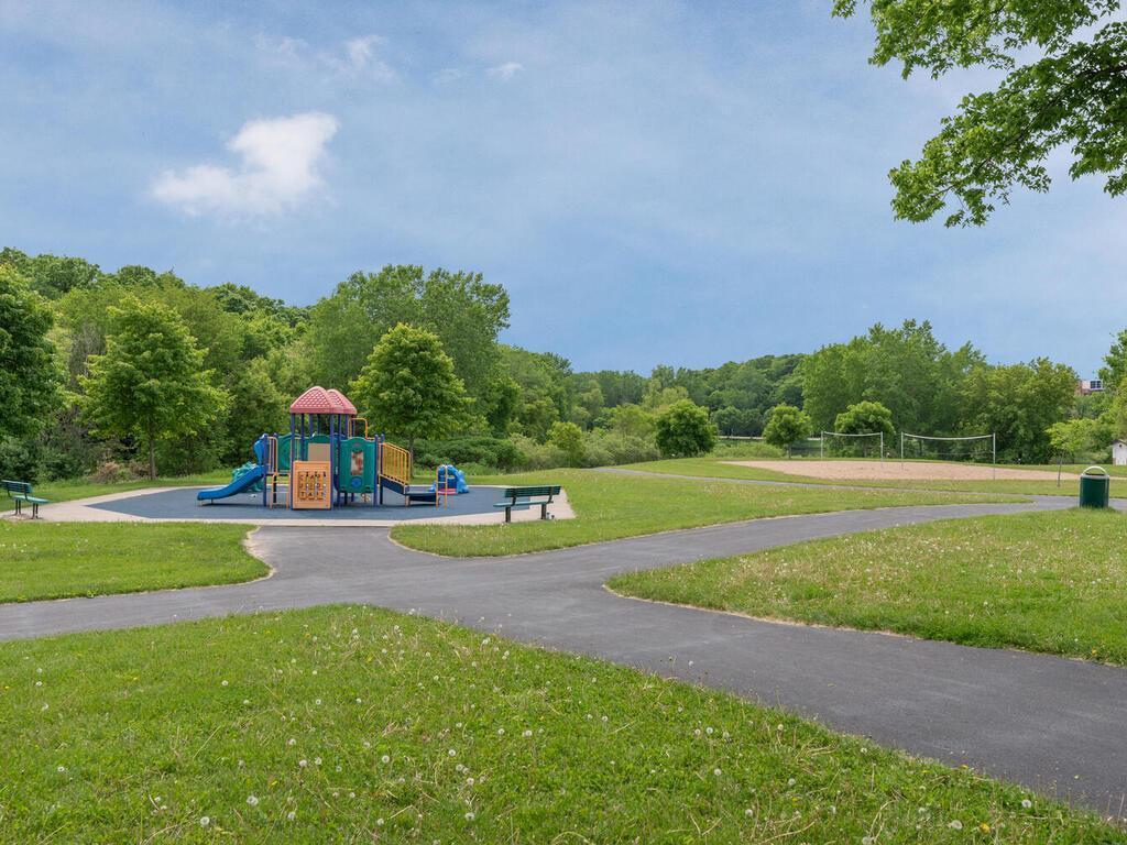 1321 Lake Susan Hills Drive