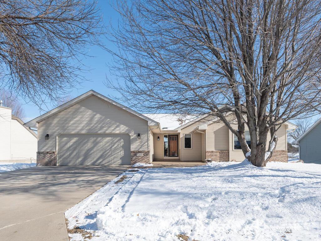1321 Lake Susan Hills Drive