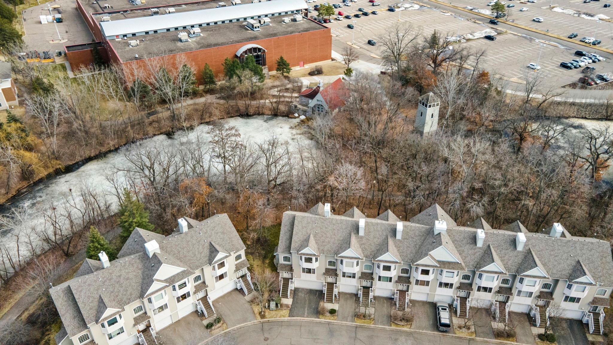 729 Fairfield Circle