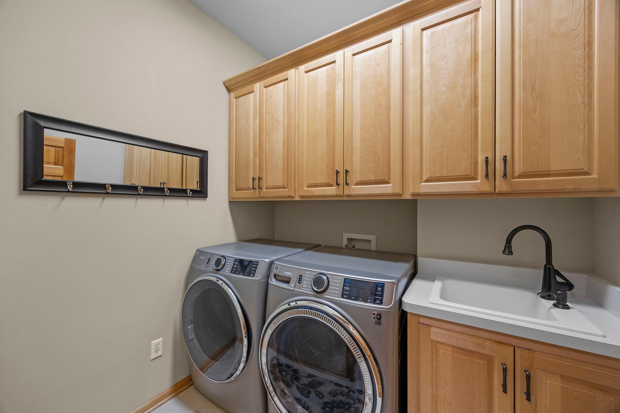 1890 Edgewater Place