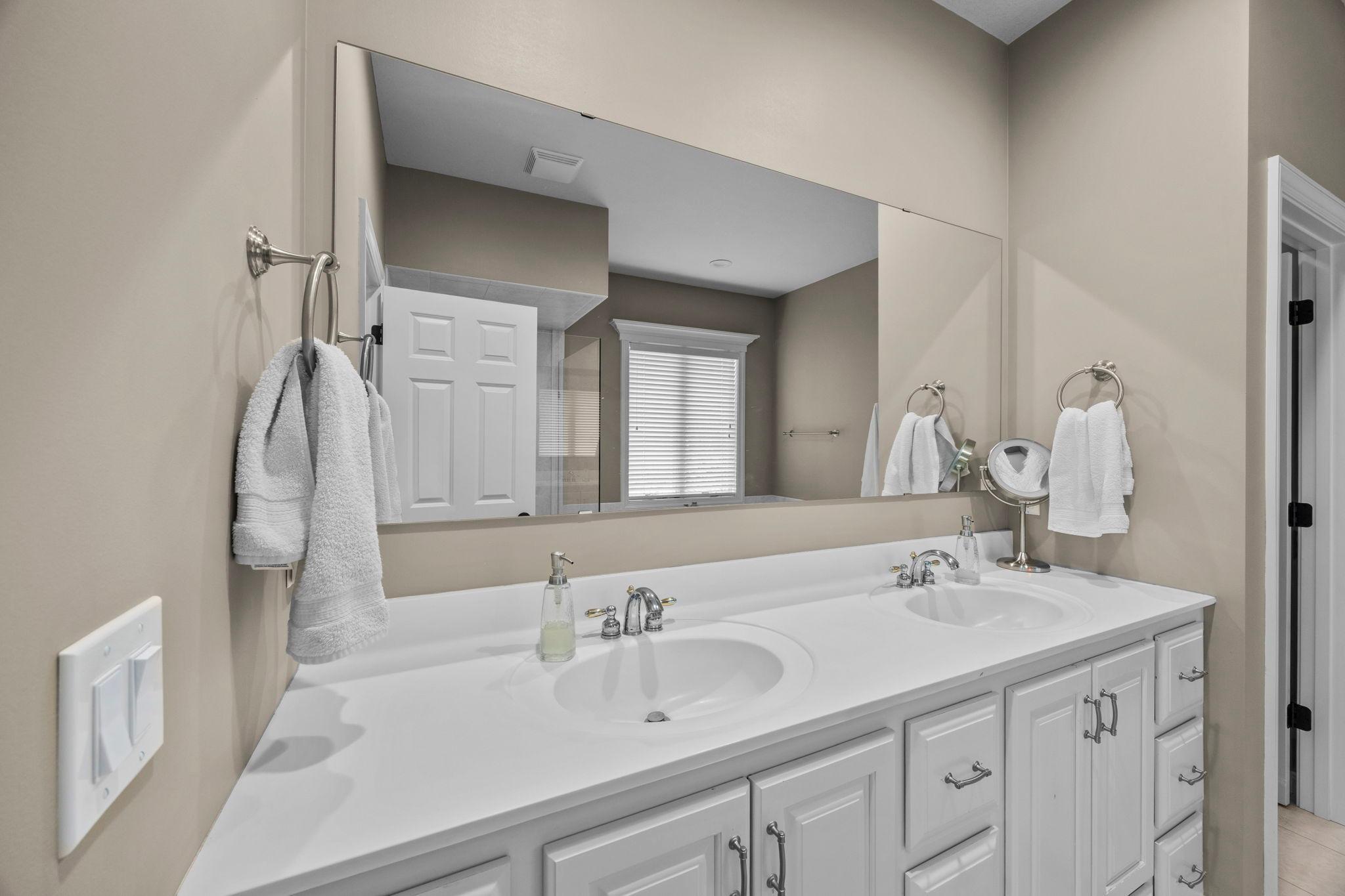 1890 Edgewater Place