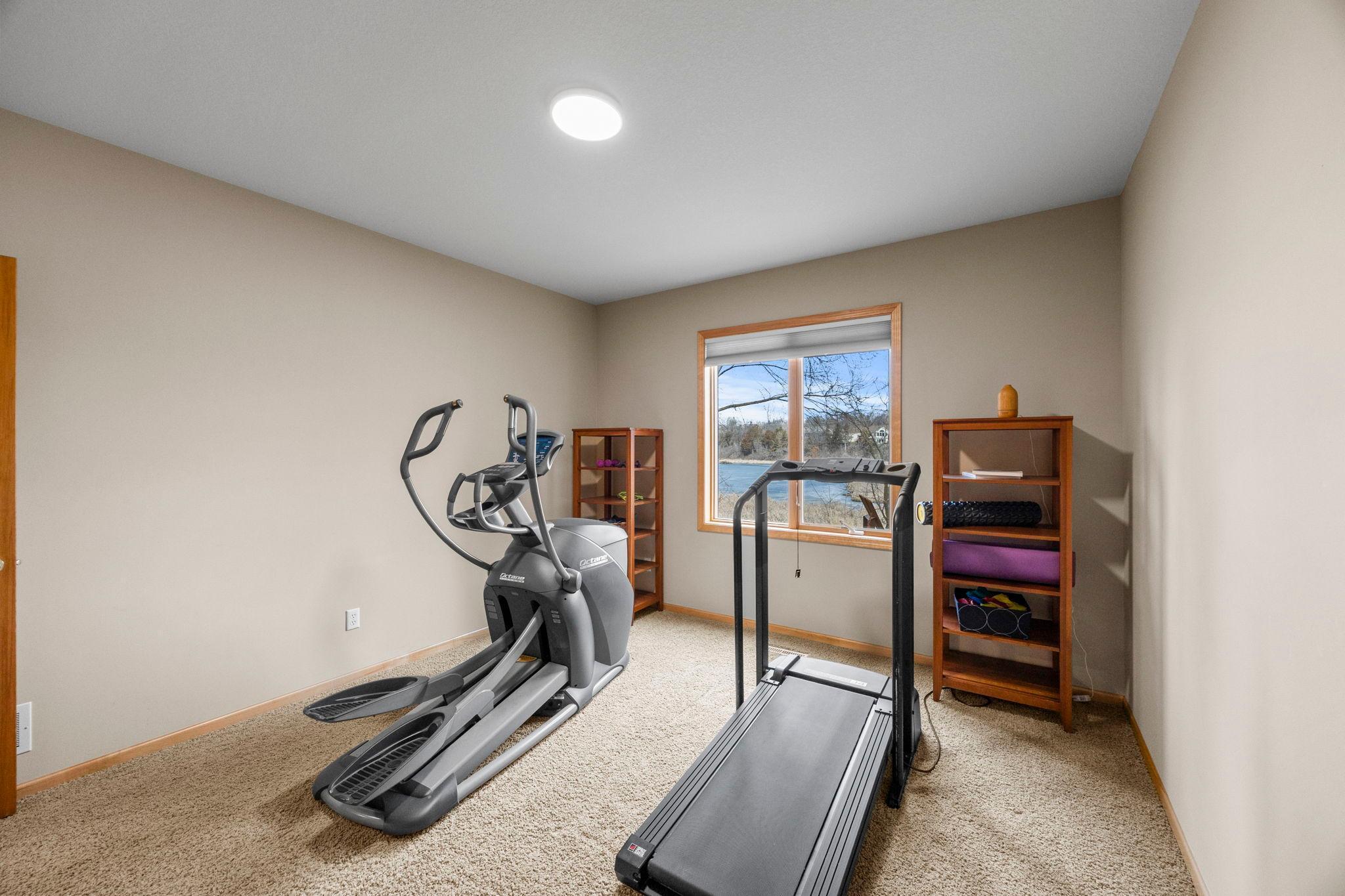 1890 Edgewater Place