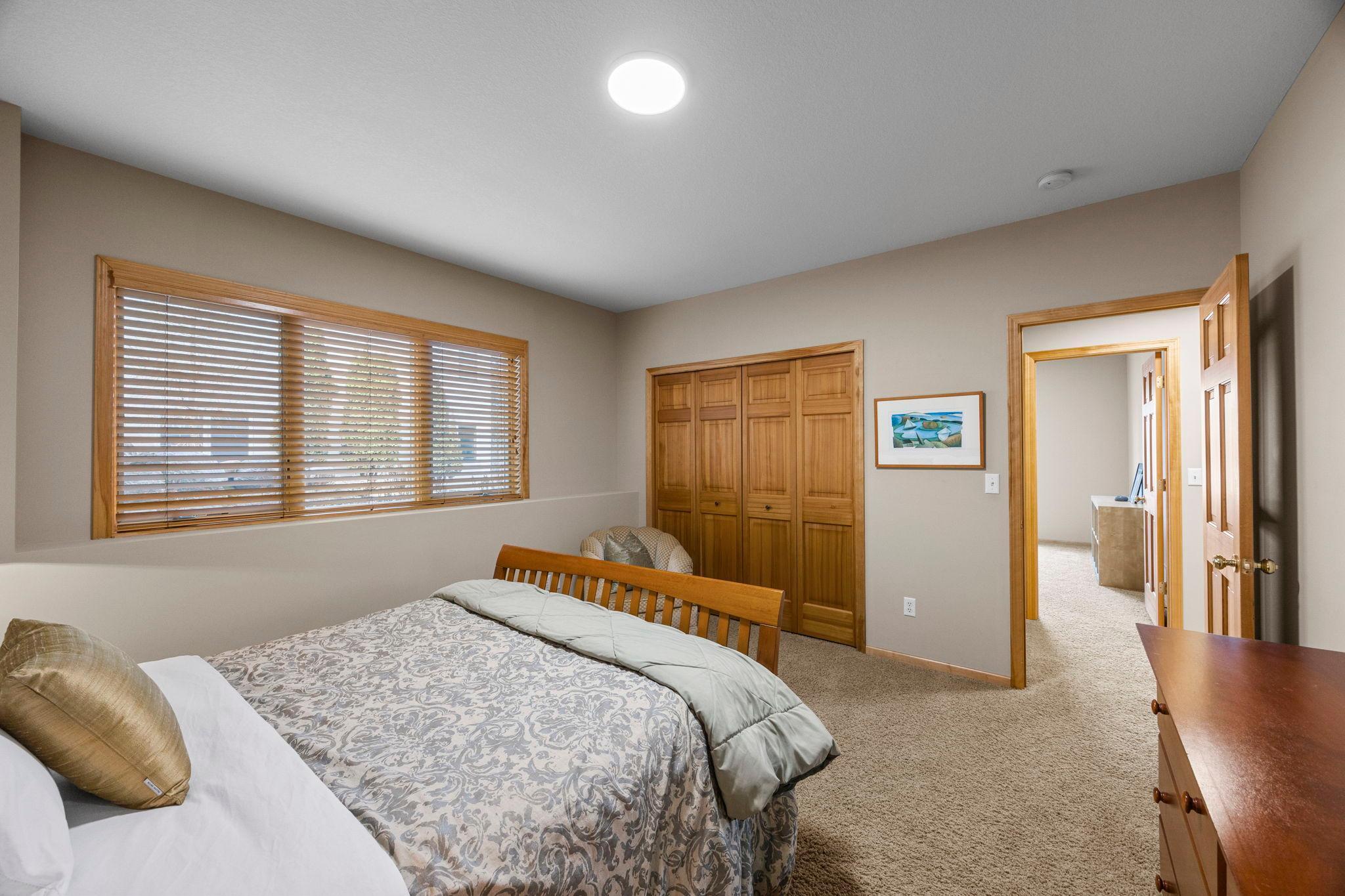 1890 Edgewater Place