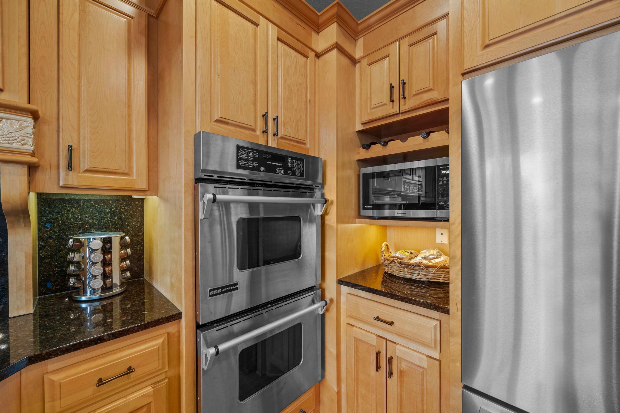 1890 Edgewater Place