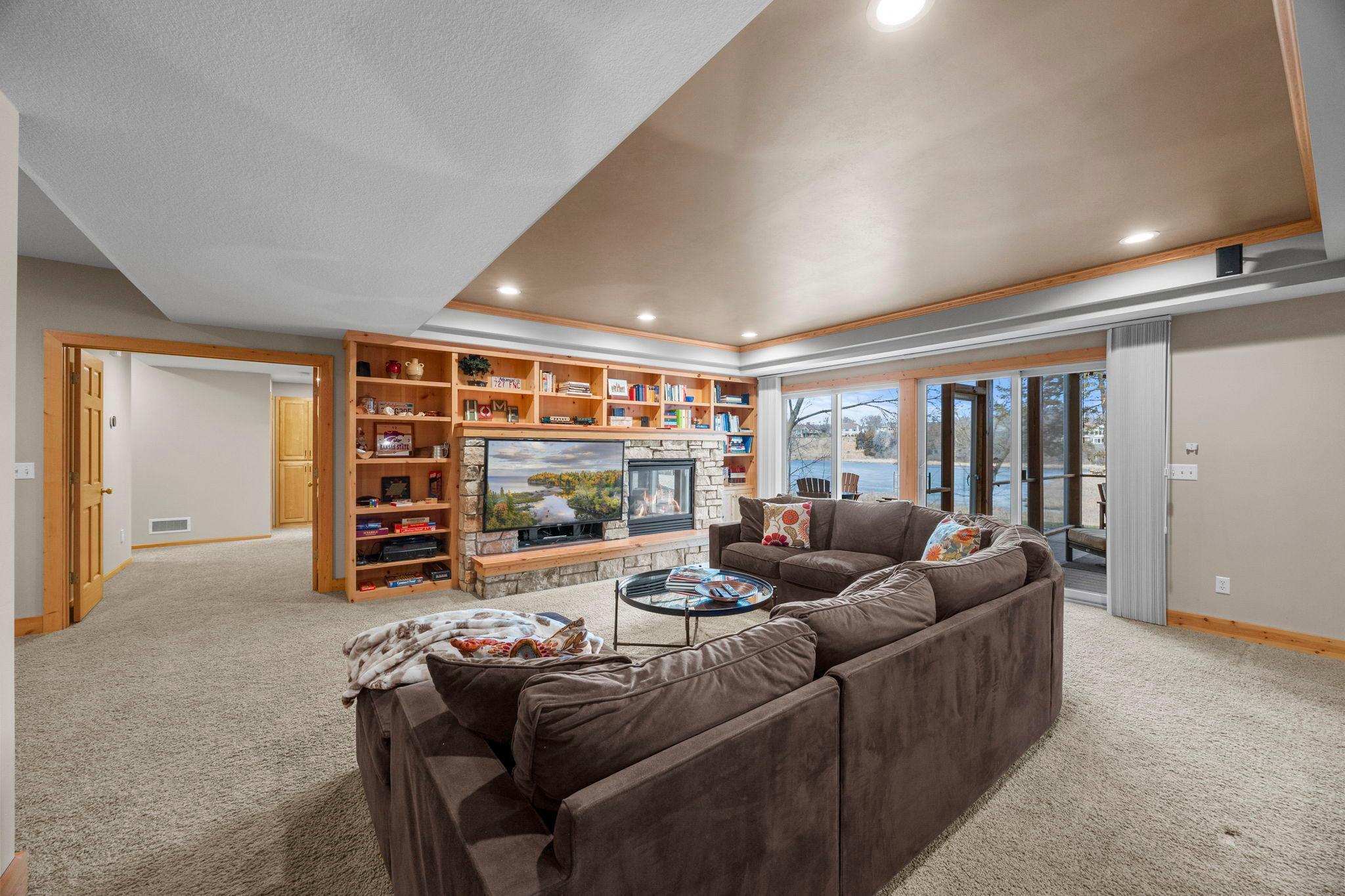 1890 Edgewater Place