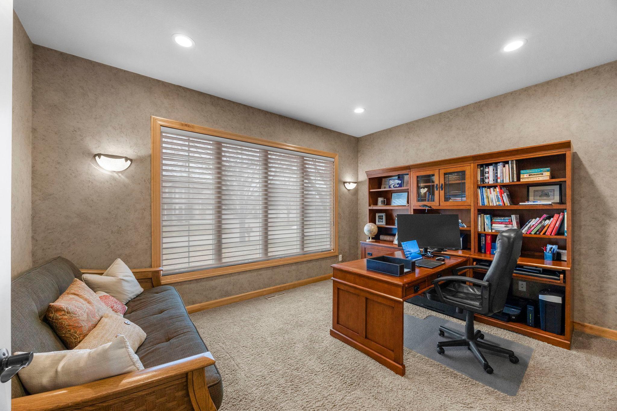 1890 Edgewater Place