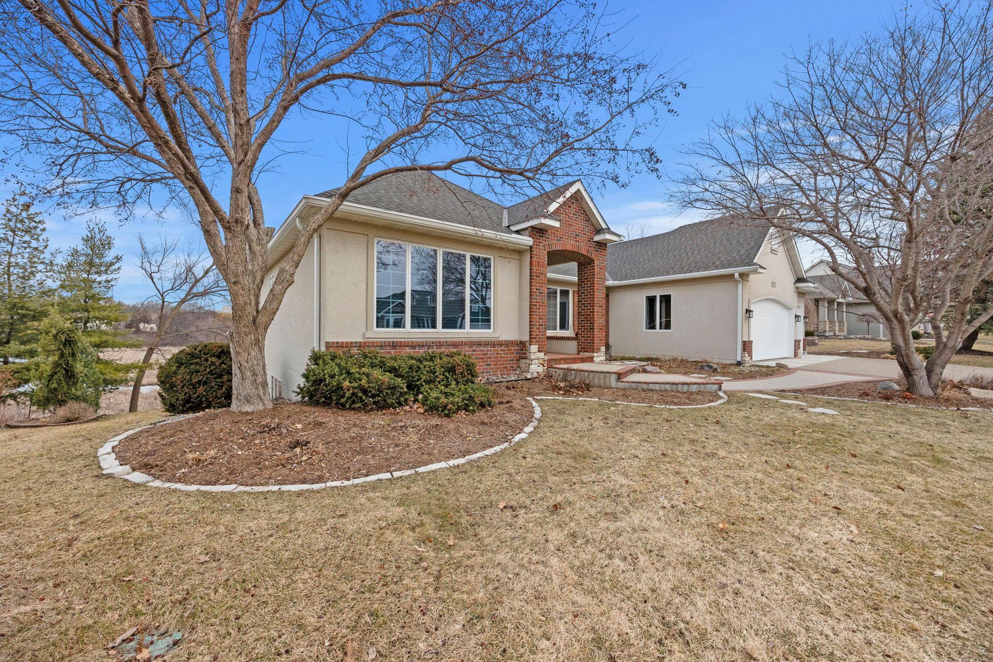 1890 Edgewater Place