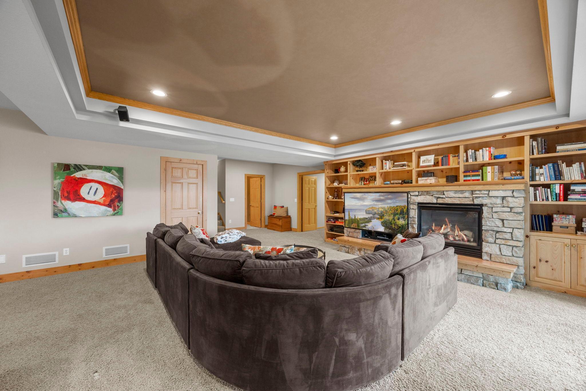 1890 Edgewater Place