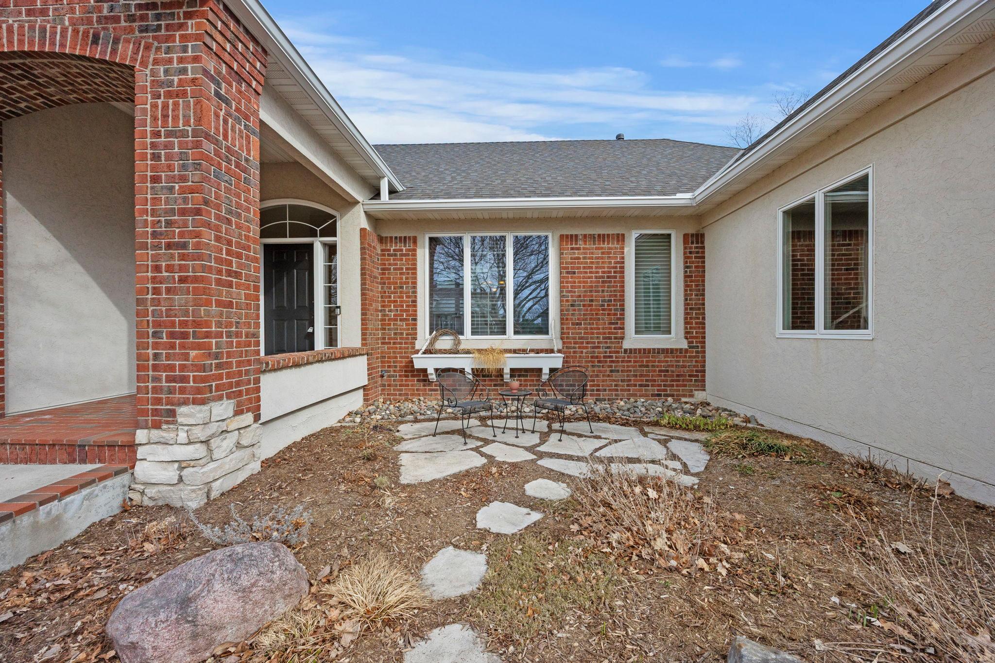 1890 Edgewater Place