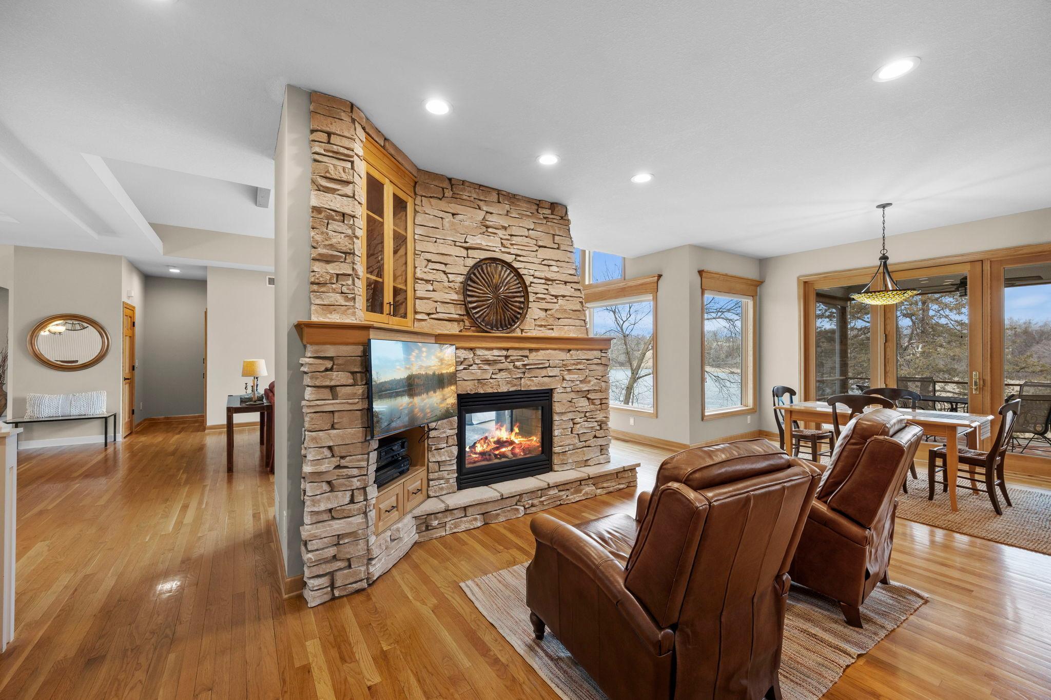 1890 Edgewater Place