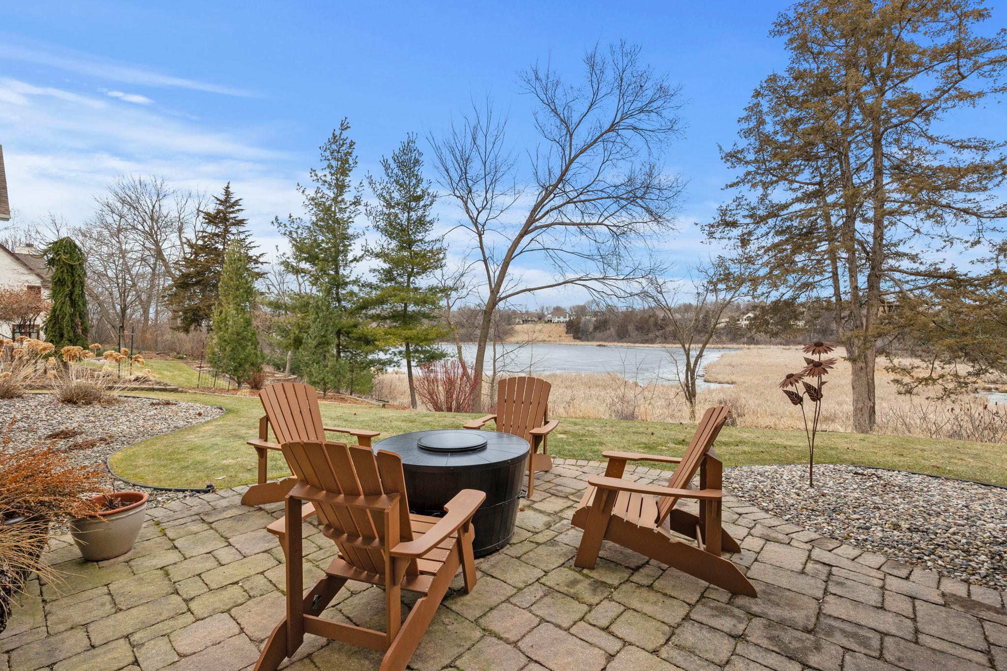 1890 Edgewater Place