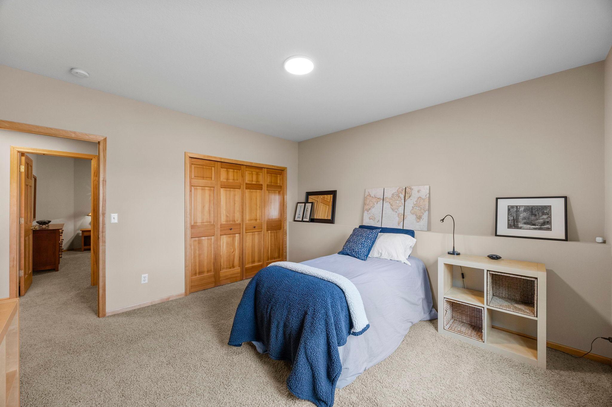 1890 Edgewater Place