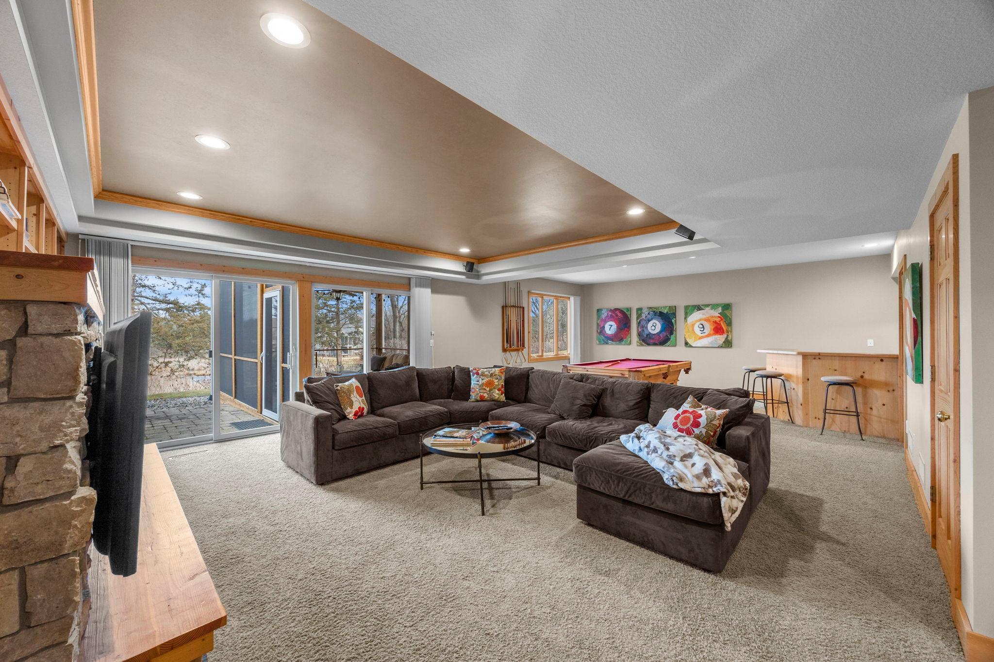 1890 Edgewater Place