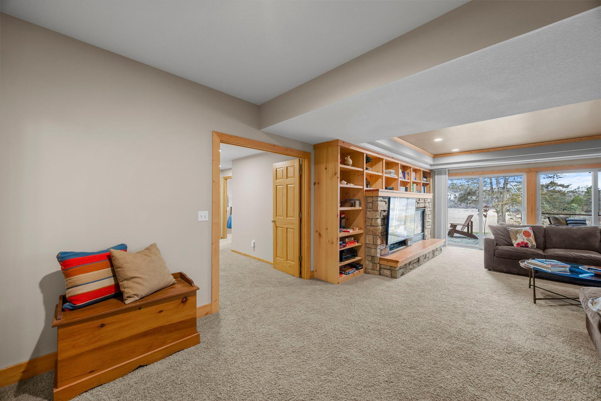 1890 Edgewater Place