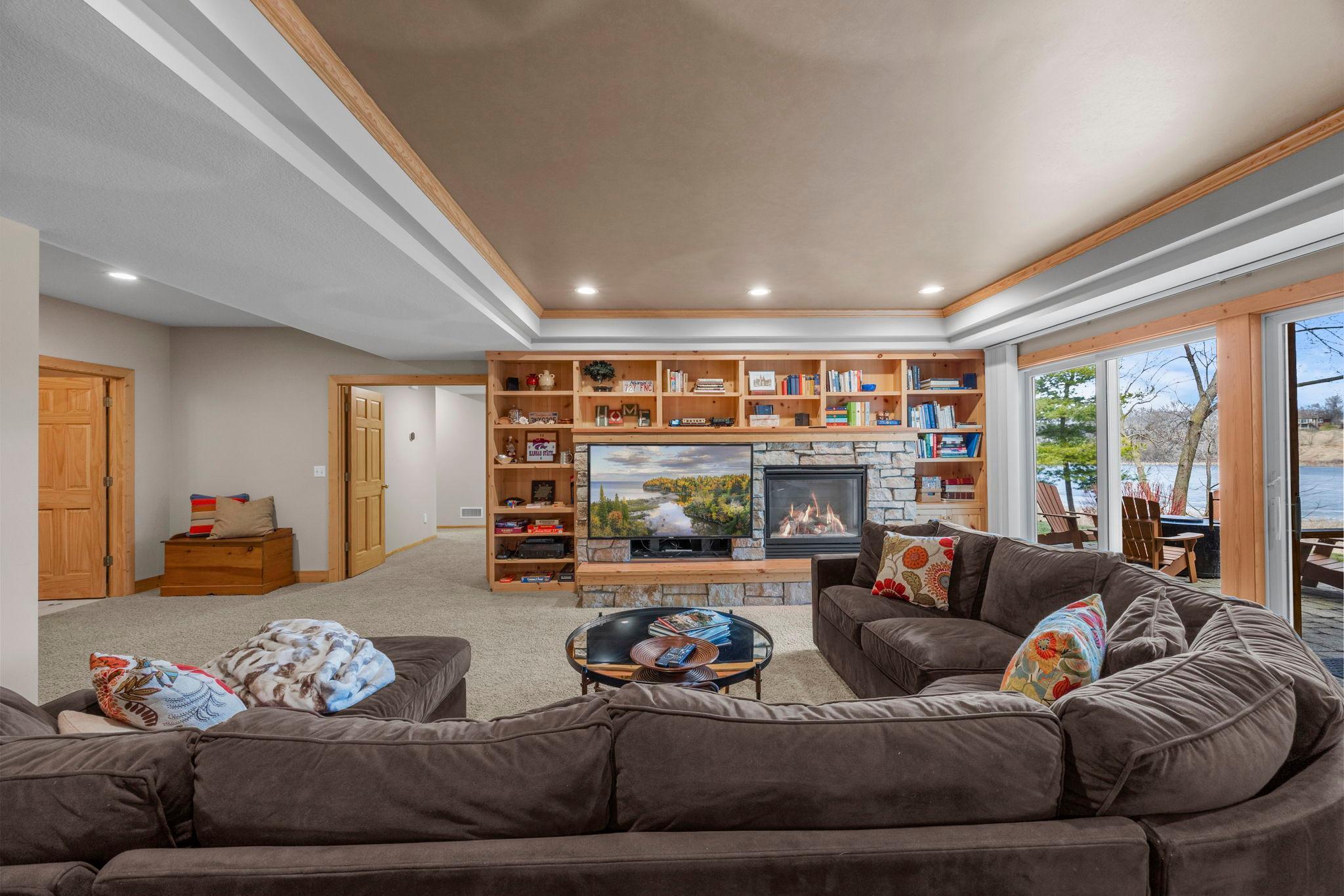 1890 Edgewater Place