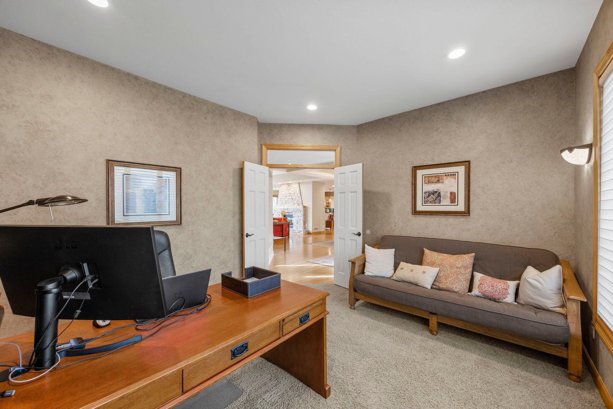 1890 Edgewater Place