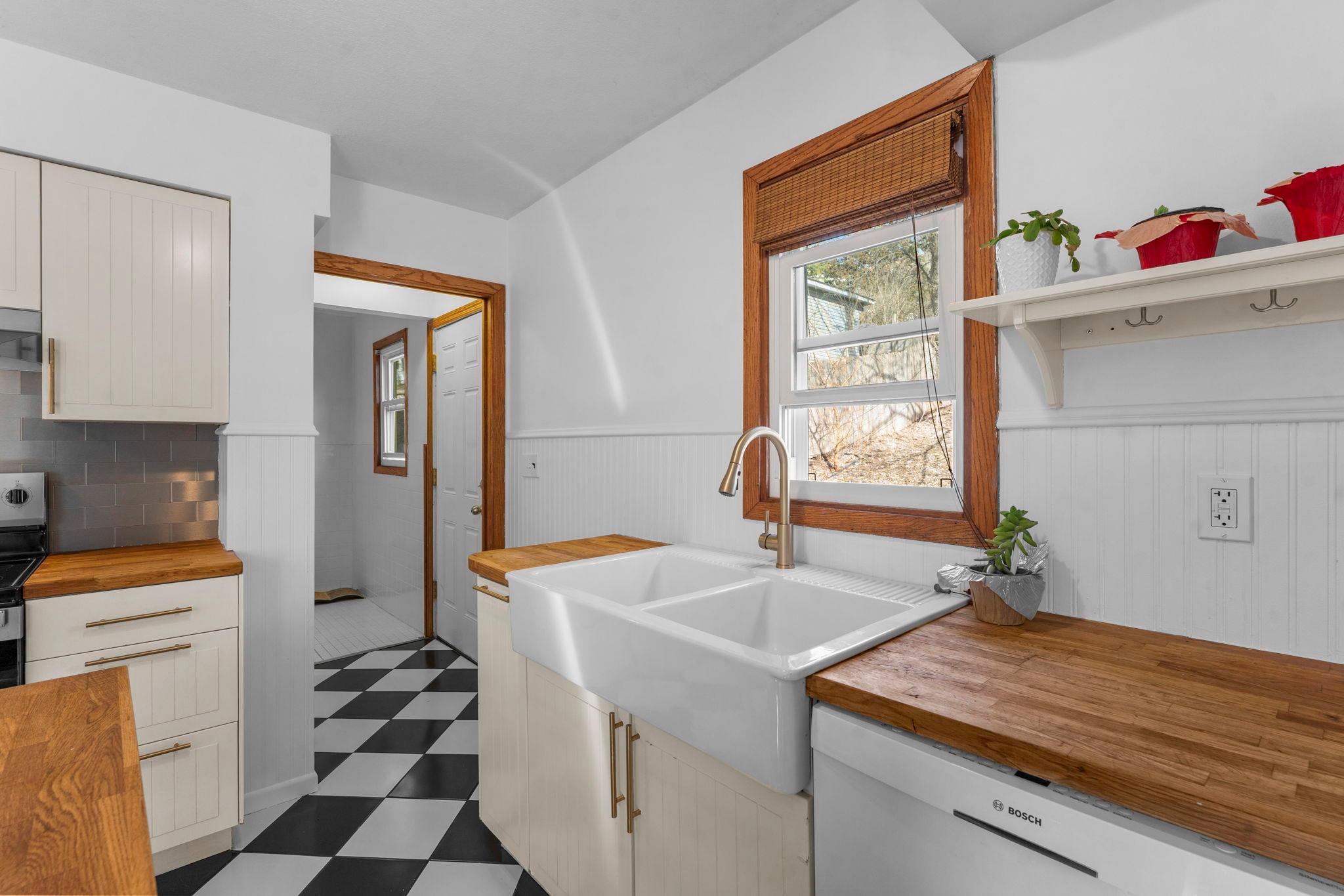 2951 Taylor Street NE