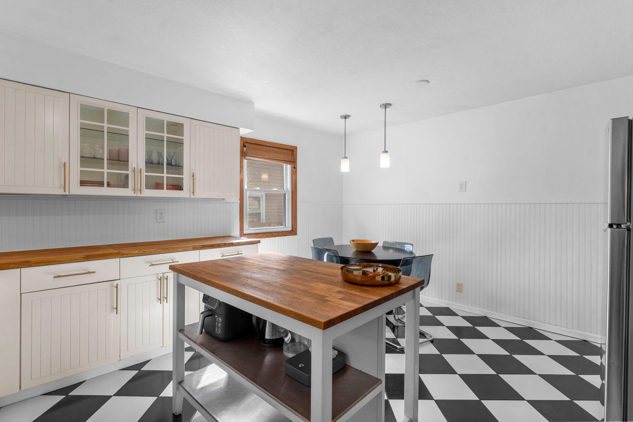 2951 Taylor Street NE