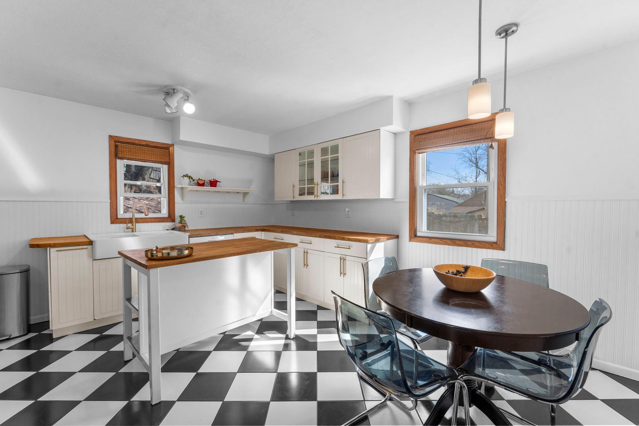 2951 Taylor Street NE