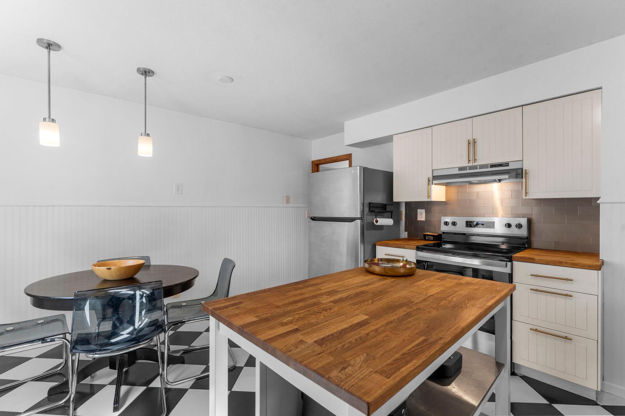 2951 Taylor Street NE