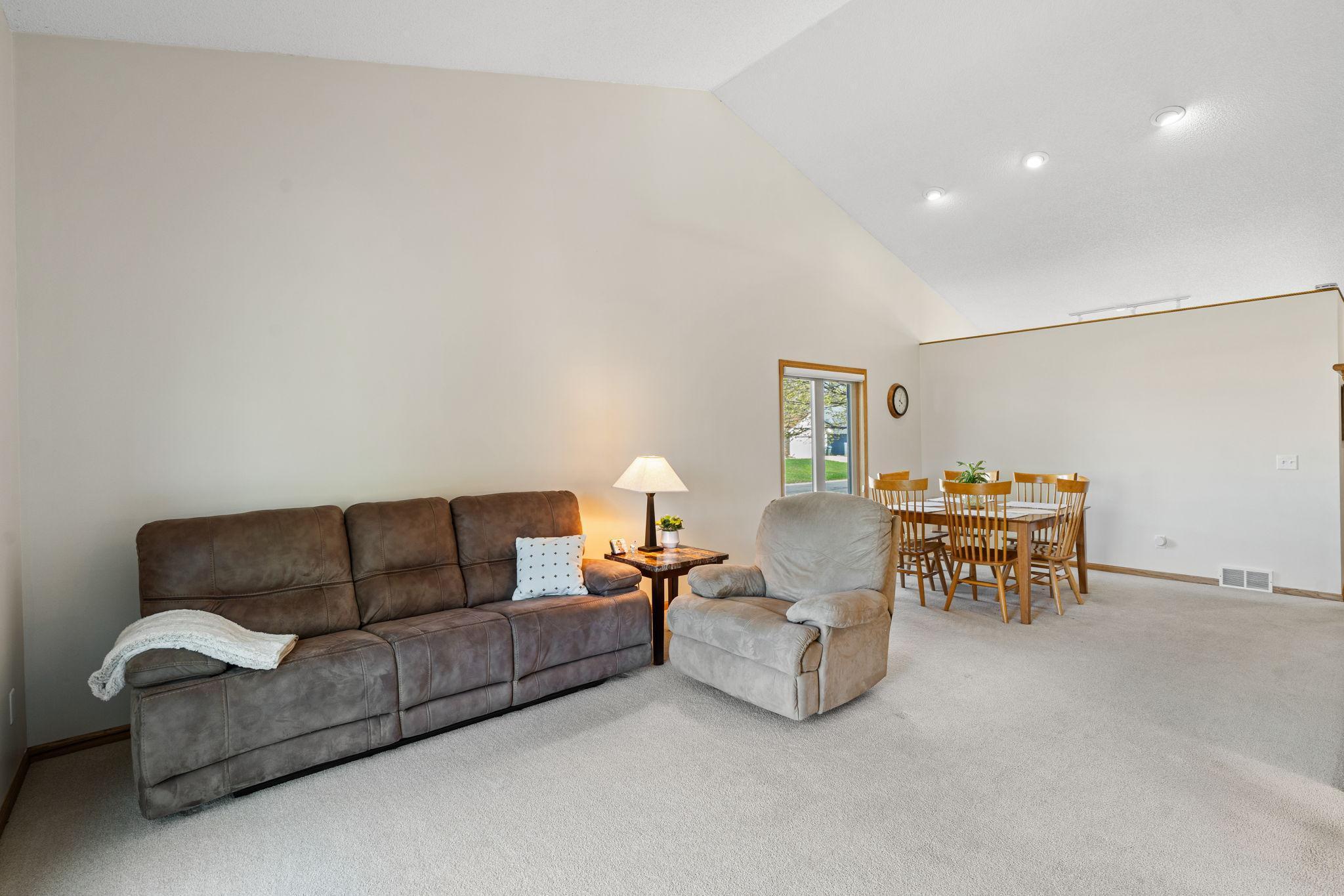7055 Upper 157th Street W