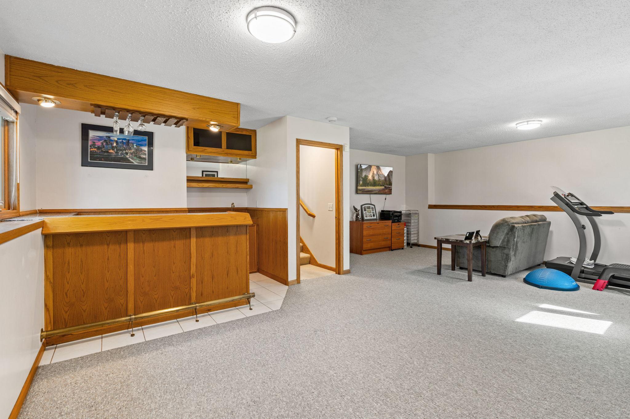 7055 Upper 157th Street W
