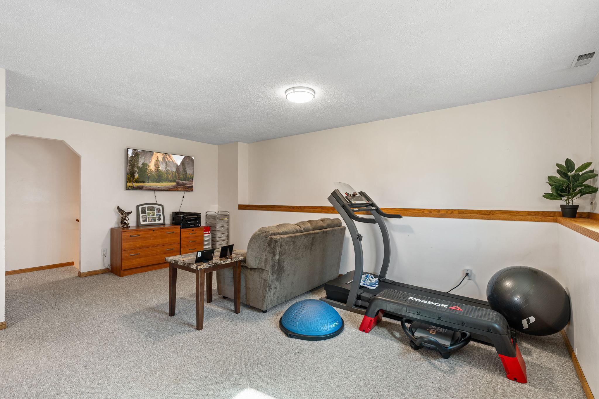 7055 Upper 157th Street W