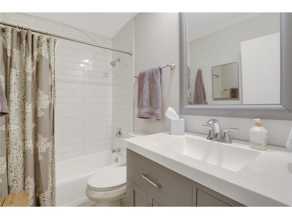 4000 Mavelle Drive Unit: 4